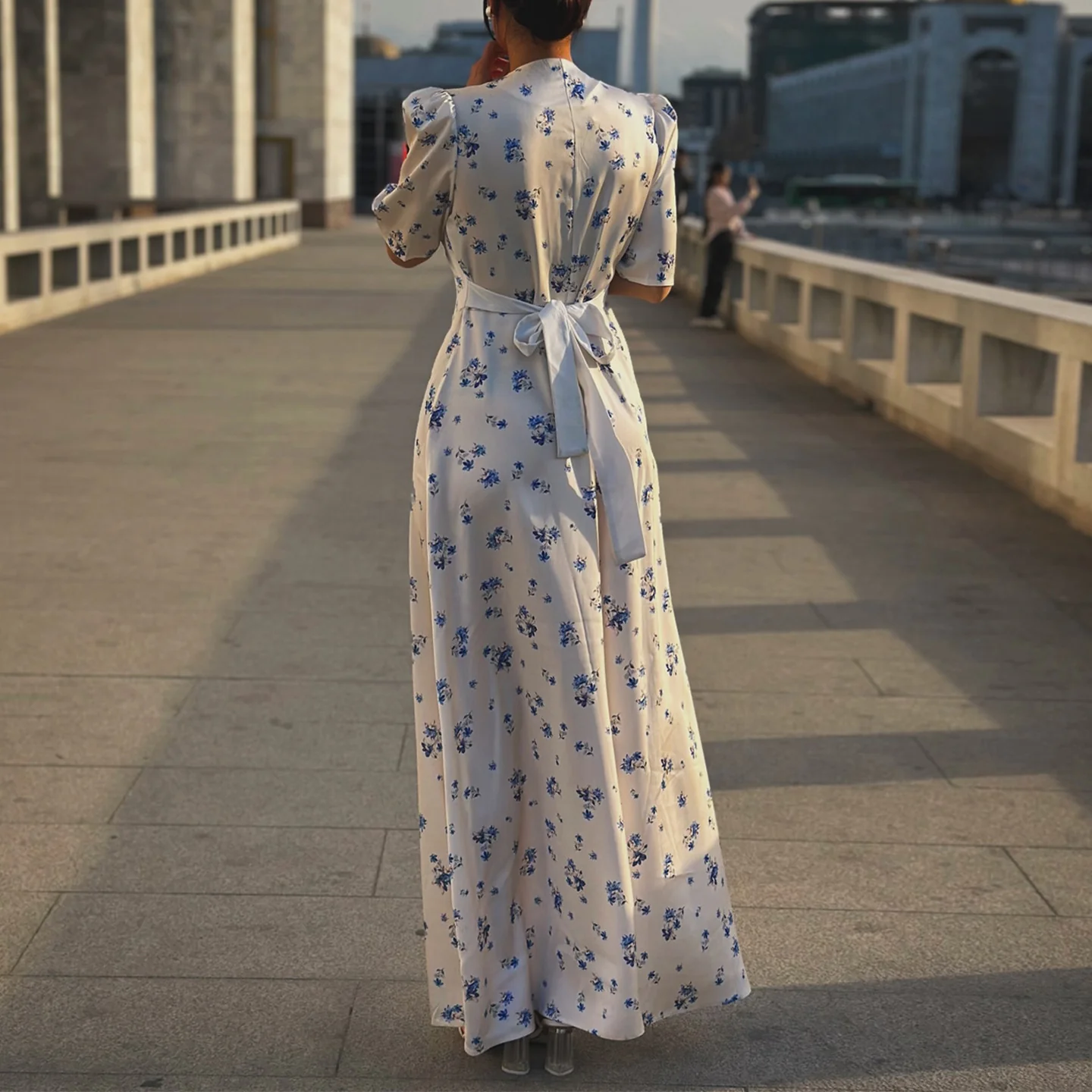 Damen Maxikleid mit puffärmeligem Schnitt R&B - Image 3