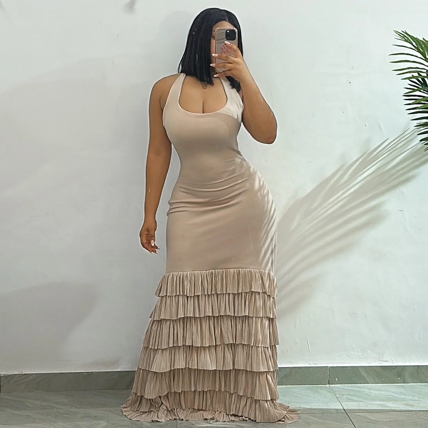 Damen Maxikleid mit raffiniertem Volant und tailliertem Schnitt R&B