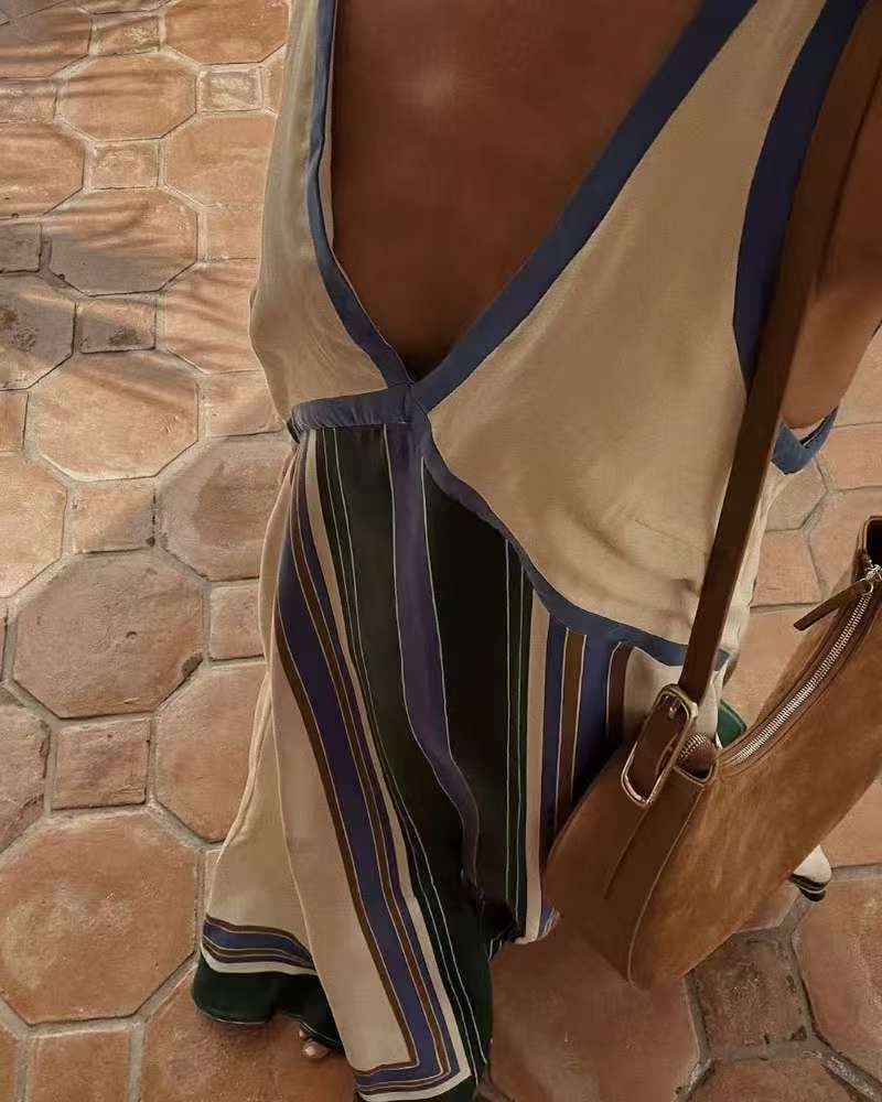 Damen Maxikleid mit tiefem V-Ausschnitt und fließendem Schnitt R&B - Image 8