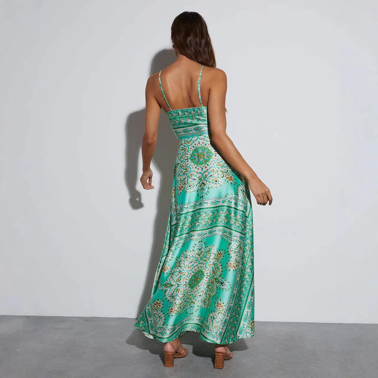 Damen Maxikleid mit verspielt floralem Design und schwingendem Rock R&B - Image 2