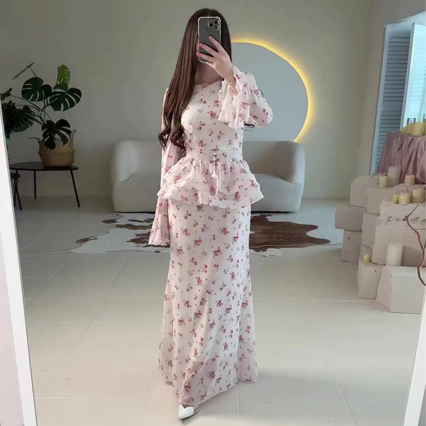 Damen Maxikleid mit voluminösem Peplum und floralen Akzenten R&B - Image 6