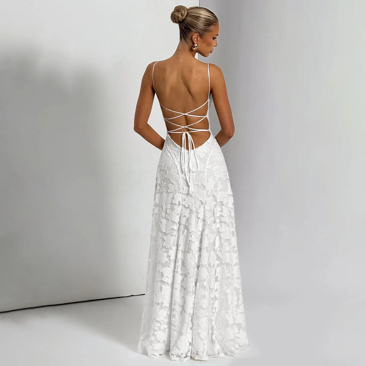 Damen Maxikleid mit zartem Blumendesign und schwingendem Saum R&B - Image 2