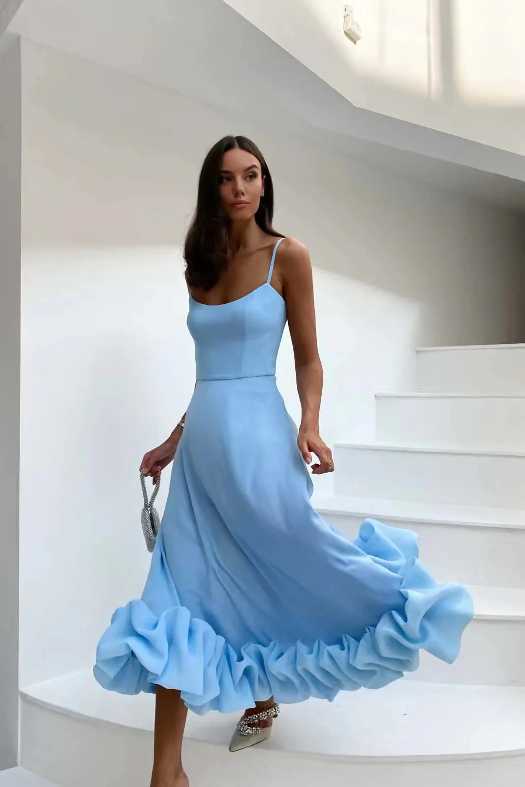 Damen Midi-Kleid mit zarten Spaghetti-Trägern und voluminösem Rüschensaum R&B - Image 6