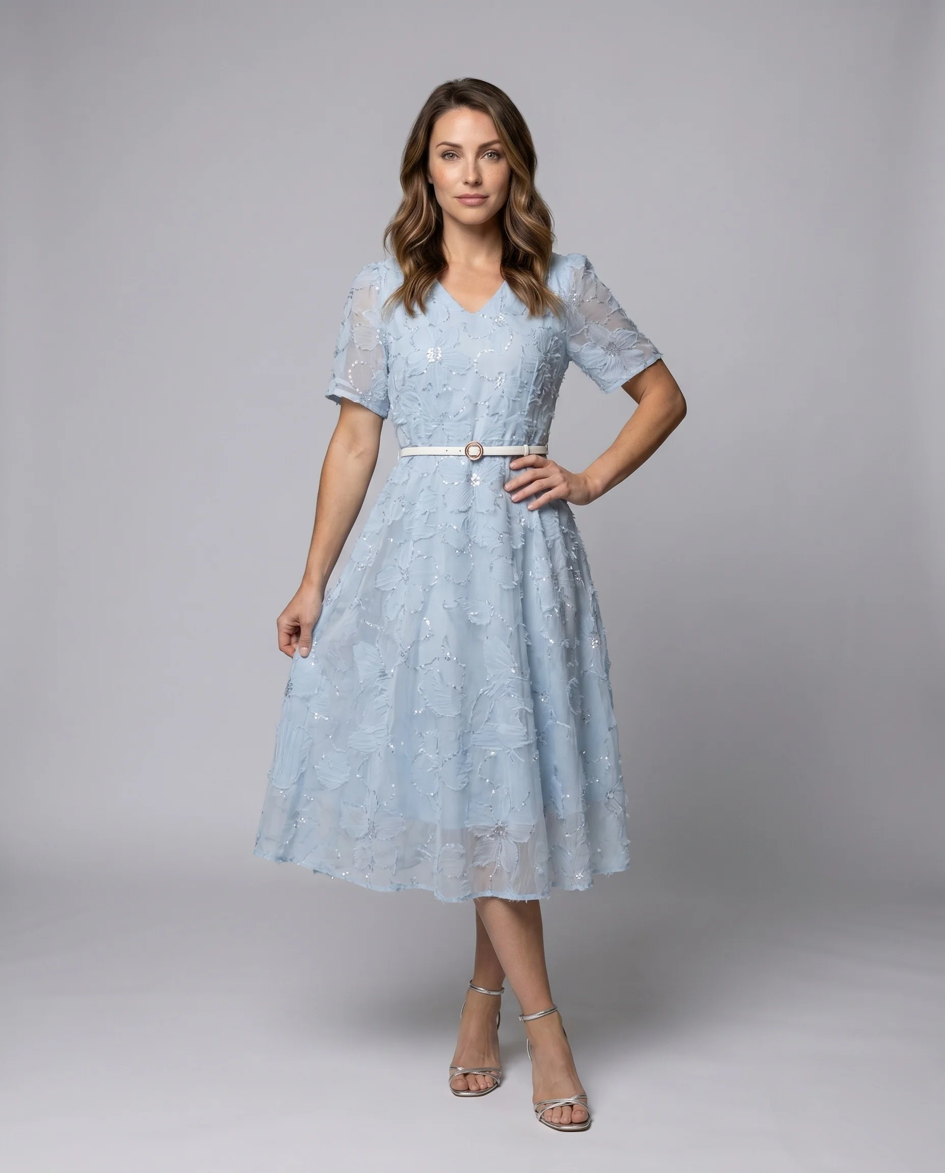 Damen Midikleid mit floralem Design und glänzenden Details R&B