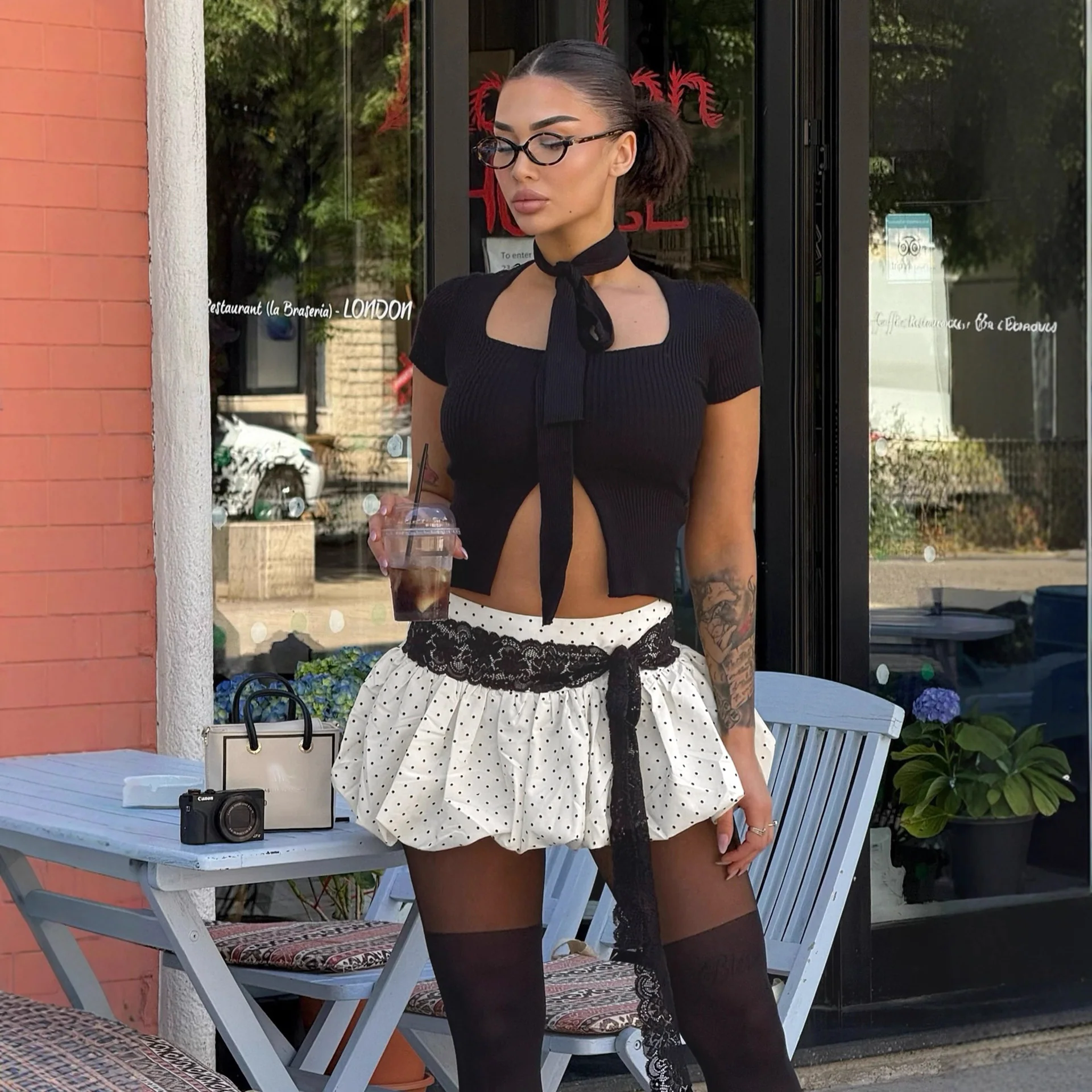 Damen Minikleid mit voluminösem Rüschensaum und dekorativem Gürtel R&B - Image 4