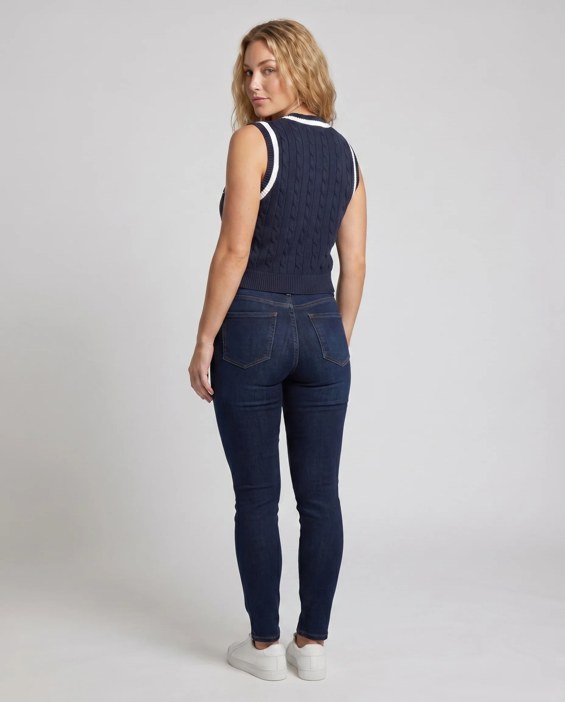 Damen modernes, gestricktes Crop-Top mit V-Ausschnitt und sportlichem Design - Image 4