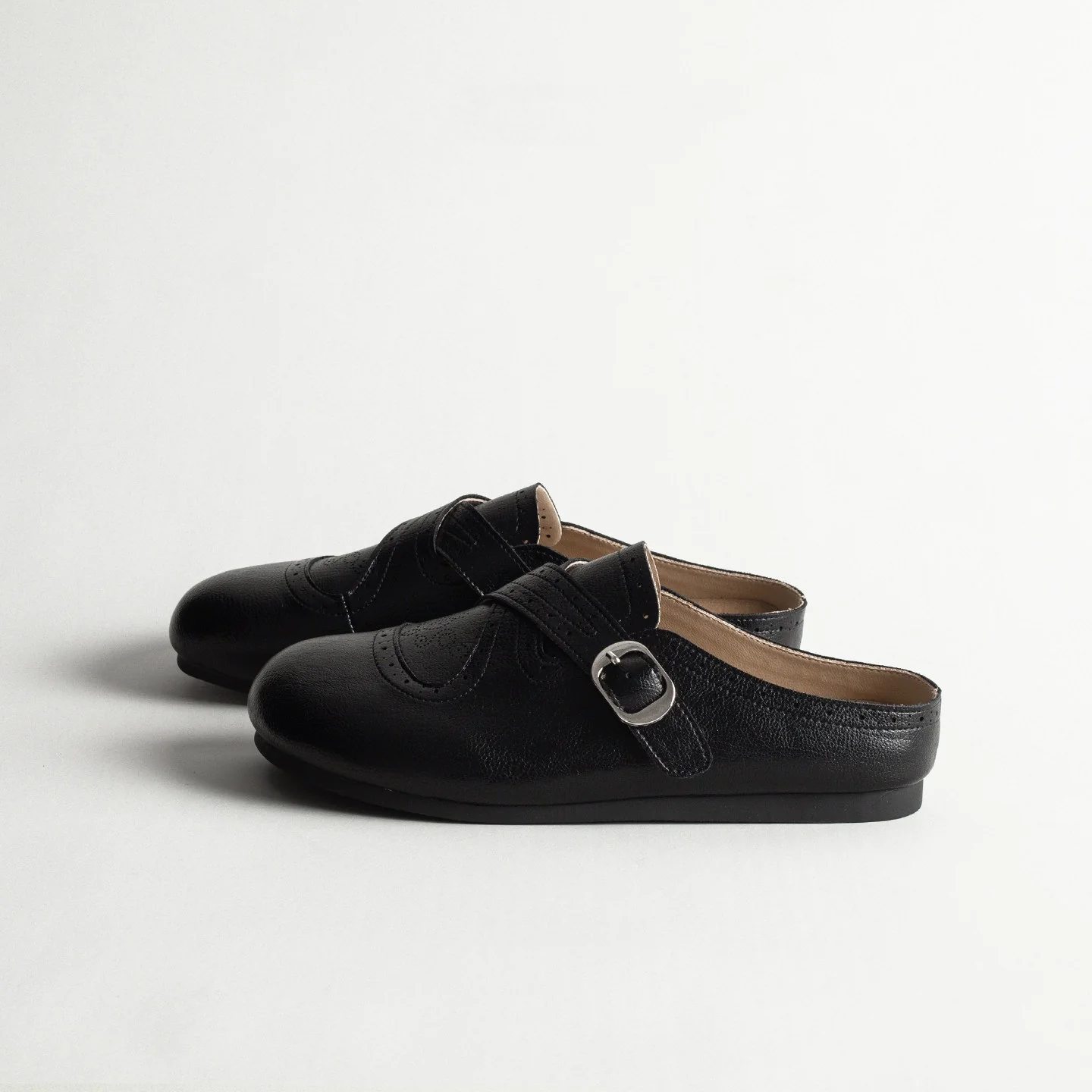 Damen modische Clogs mit geschmackvollem Schnallenakzent und hochwertiger Lederoberfläche R&B - Image 4