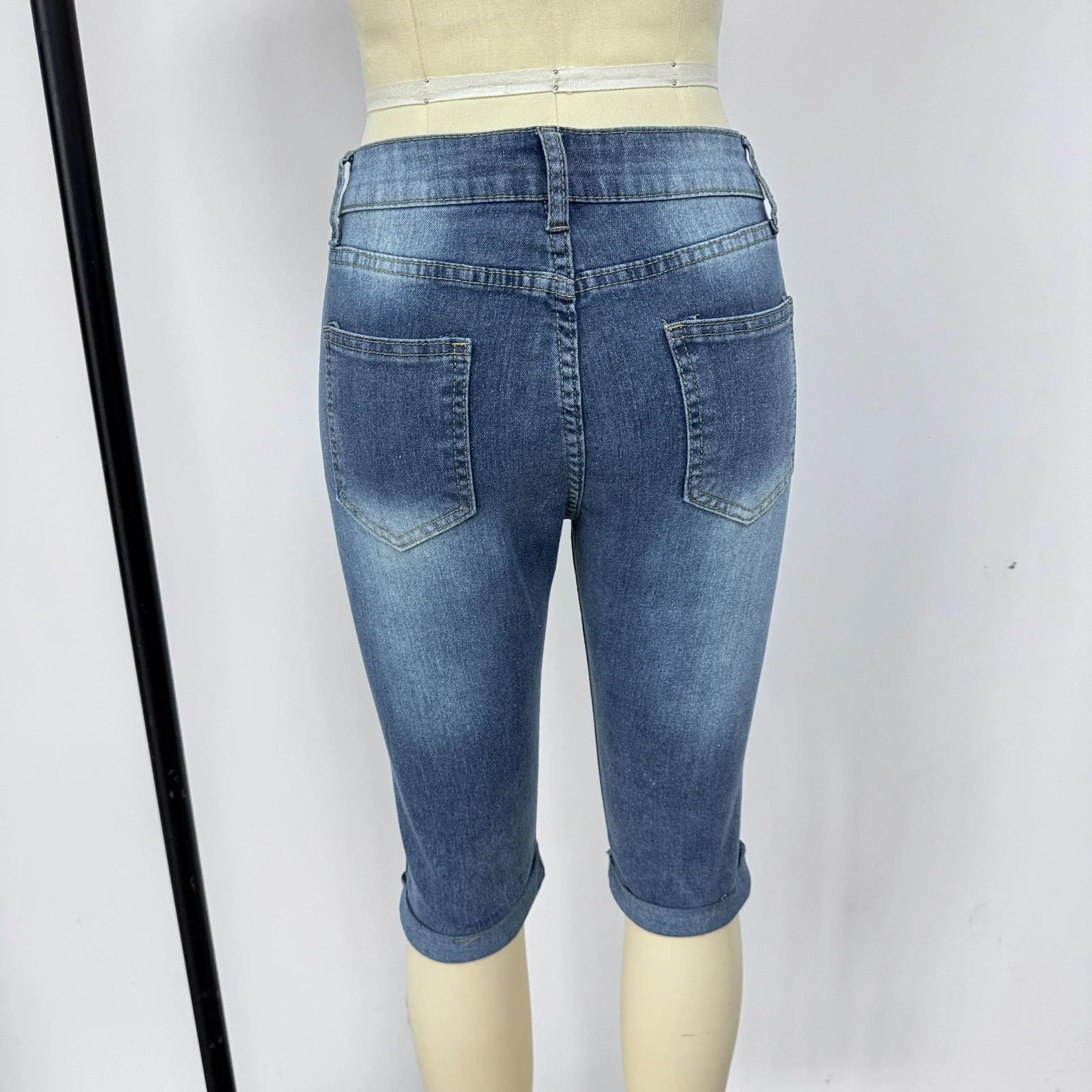Damen Modische Destroyed Denim-Shorts mit Hohem Bund und Aufgerissenen Details R&B - Image 3