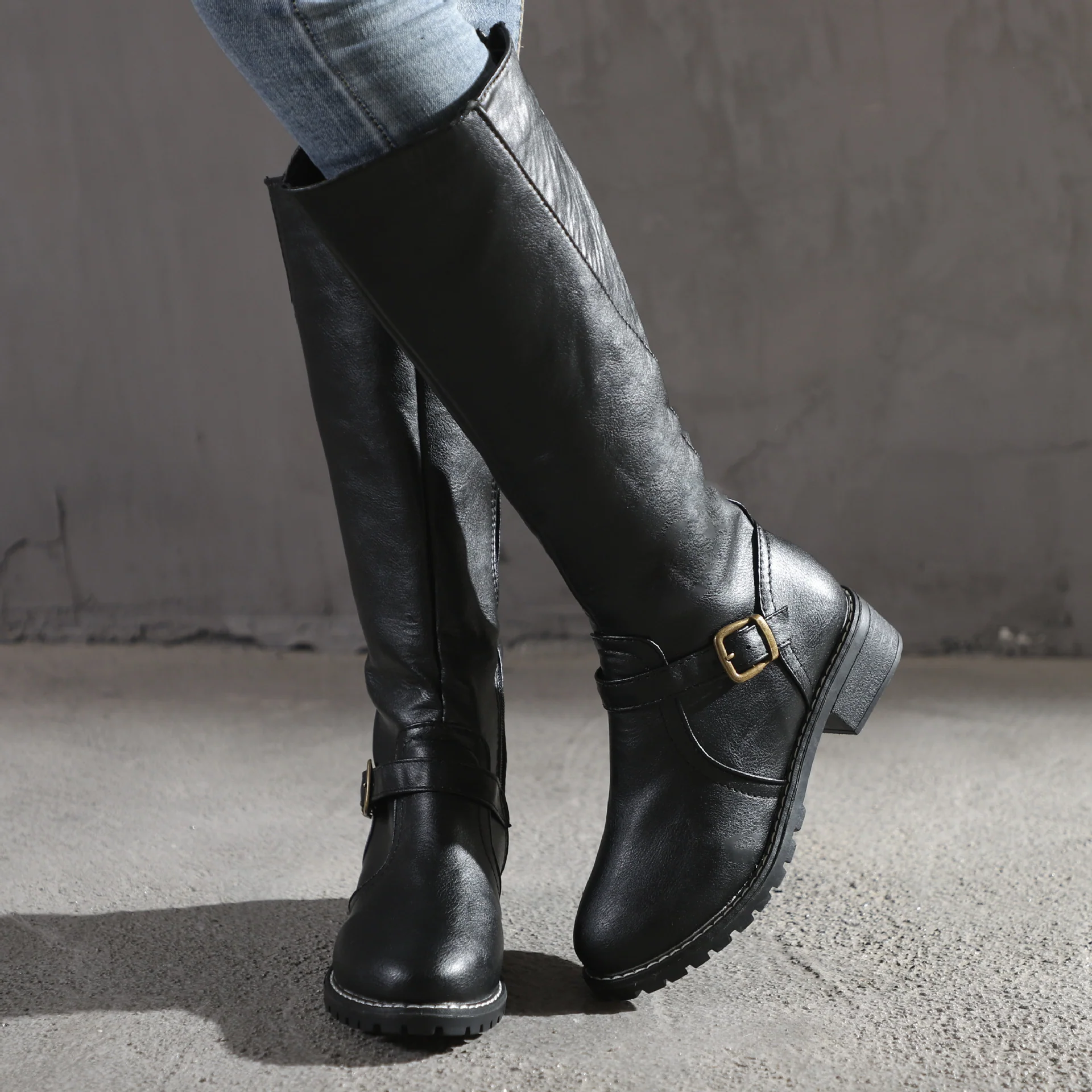 Damen modische kniehohe Stiefel mit dekorativem Riemen und komfortablem Absatz R&B - Image 2