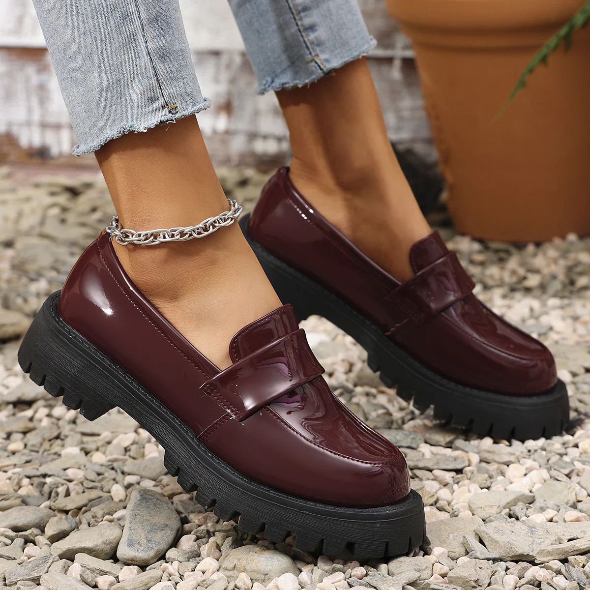 Damen Modische Lack-Mokassins mit robuster Gummisohle und dekorativem Riemen R&B - Image 8