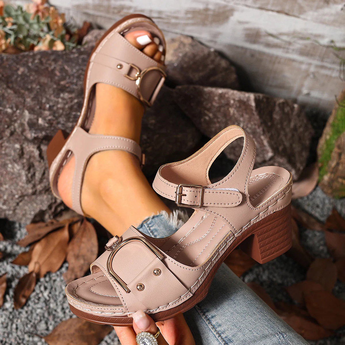 Damen modische Plateau-Sandalen mit eleganter Schnallenverzierung und ergonomischem Fußbett Heidi-Mode - Image 3