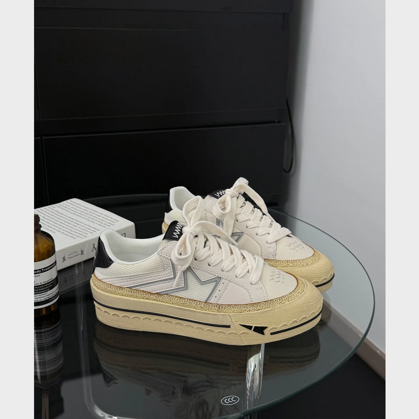 Damen modische Plattform Sneakers mit robustem Obermaterial und glänzendem Akzent R&B - Image 8