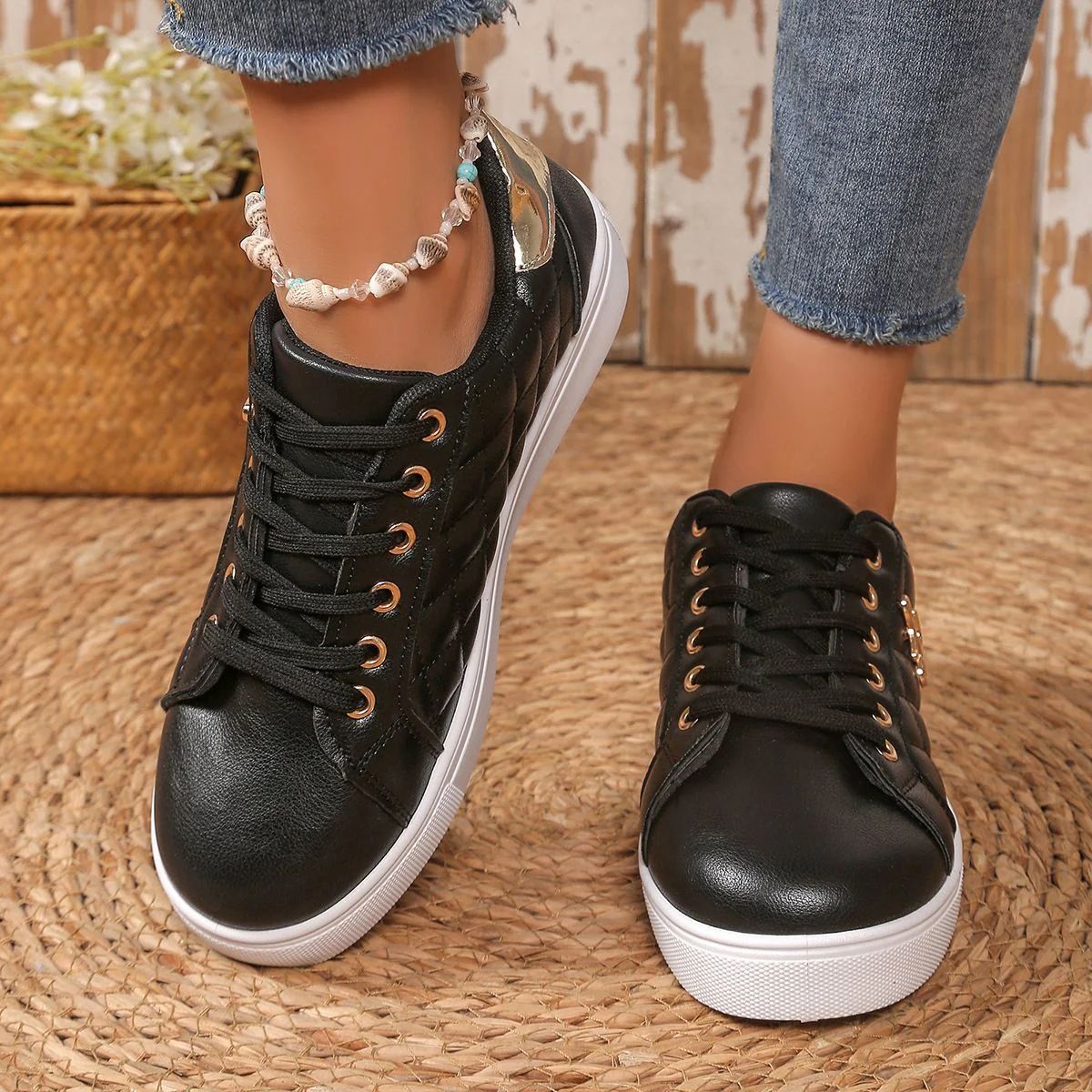 Damen modische Sneakers mit quiltetem Muster und eleganten Details R&B - Image 2