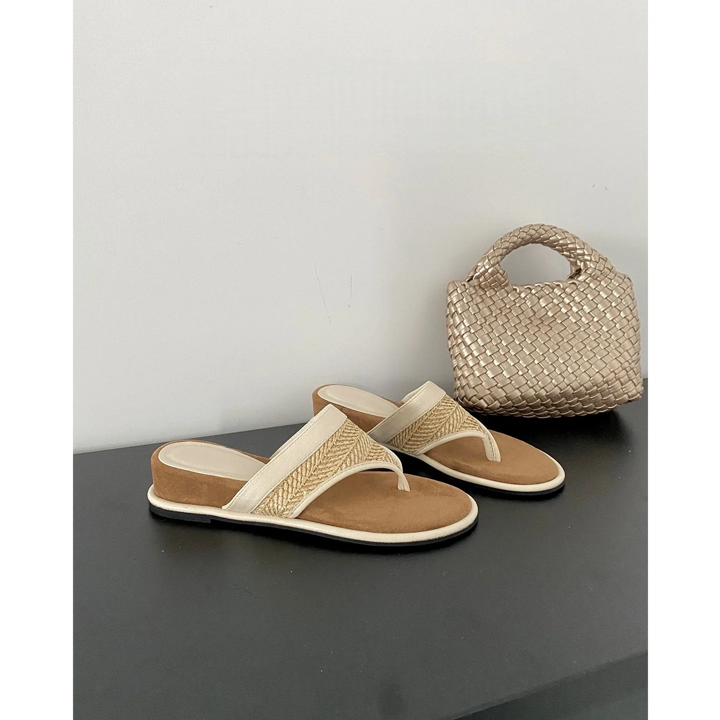 Damen modische Sommerschlappen mit geflochtenem Riemen und ergonomischer Sohle R&B - Image 6