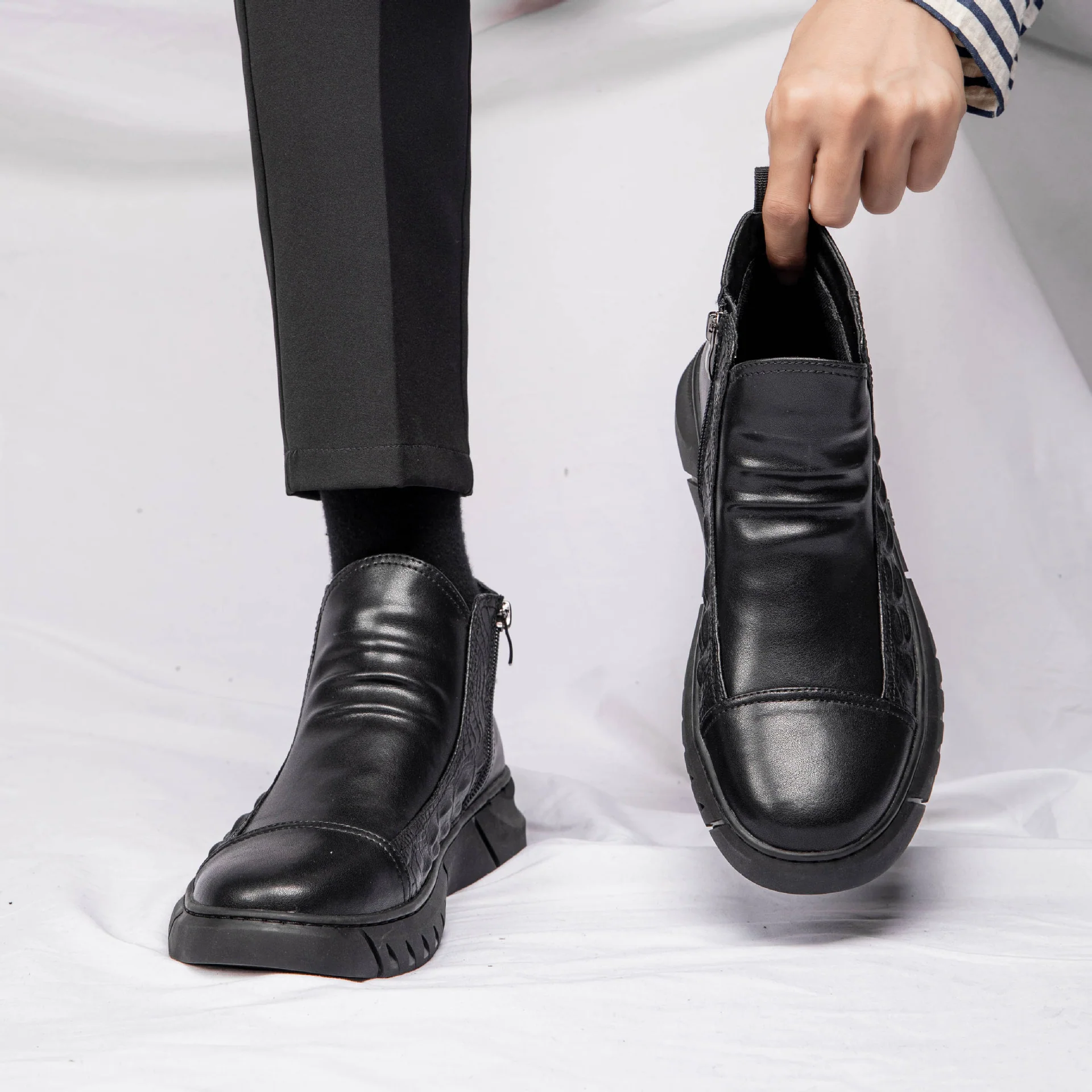 Damen Modische Stiefeletten mit Reißverschluss und Details R&B - Image 3