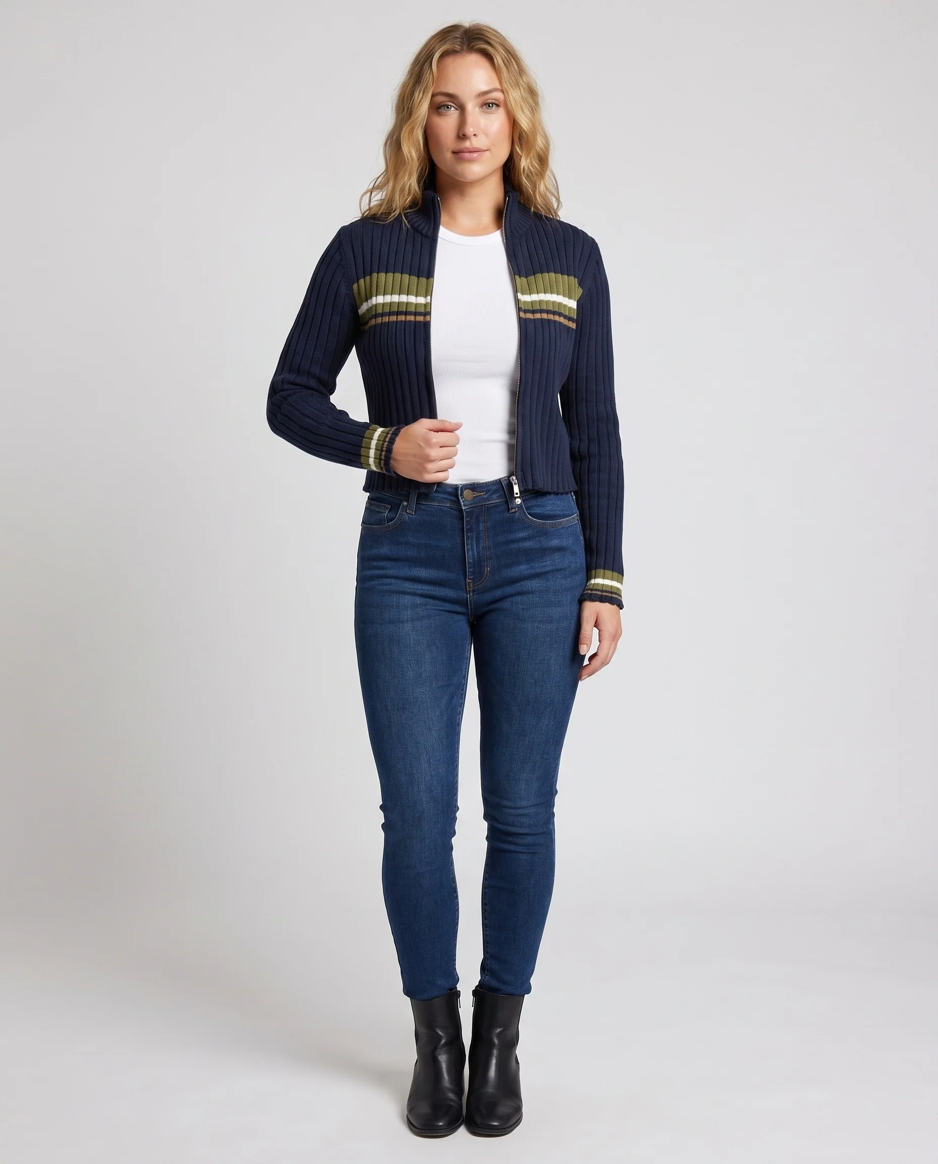 Damen modische Strickjacke mit kurzem Schnitt