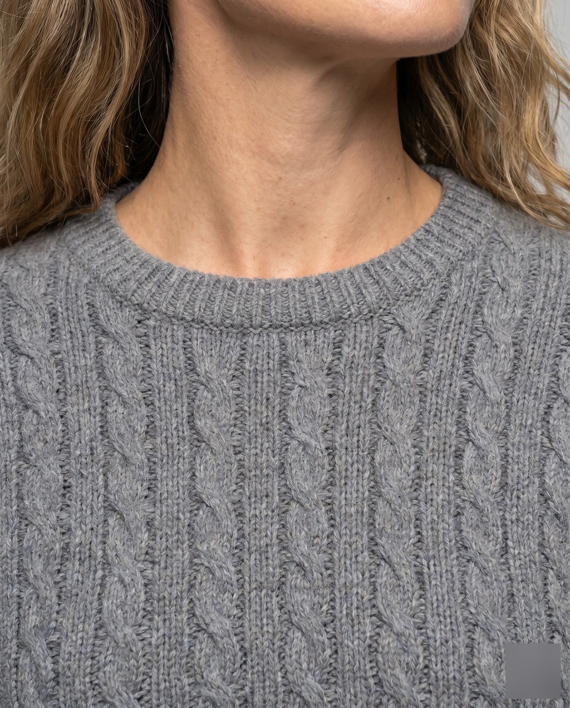 Damen Modischer Strickpullover mit Zopfmuster und cropped Schnitt R&B - Image 3