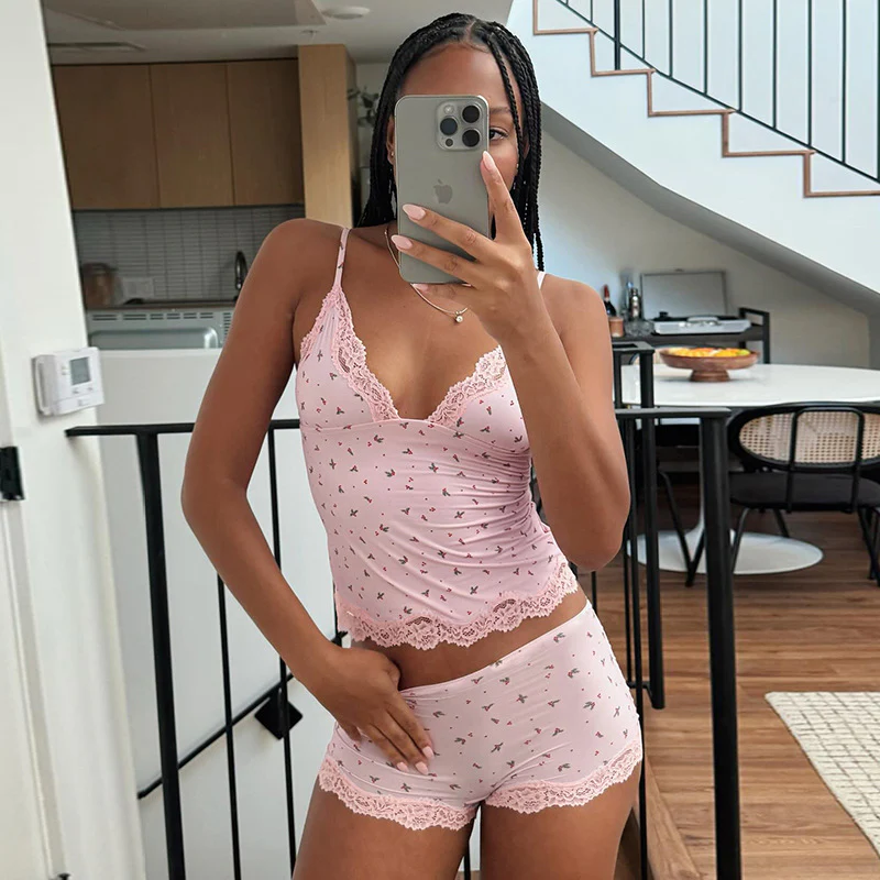 Damen Nachtwäsche-Set mit zarten Spitzenakzenten und floralem Print R&B - Image 2