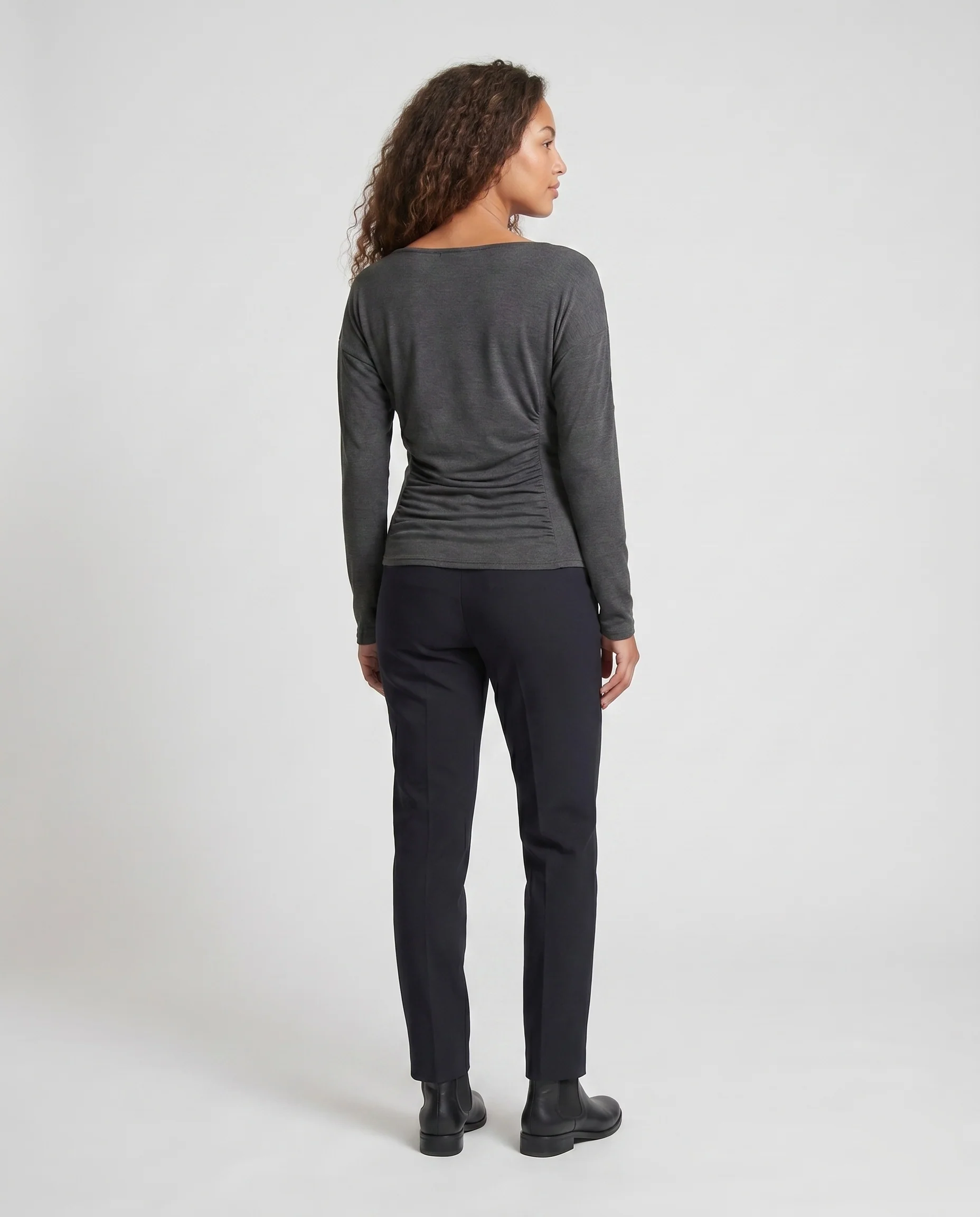 Damen nan asymmetrisches Feinstrick-Longsleeve mit Zierösen am Ausschnitt und seitlicher Raffung - Image 4