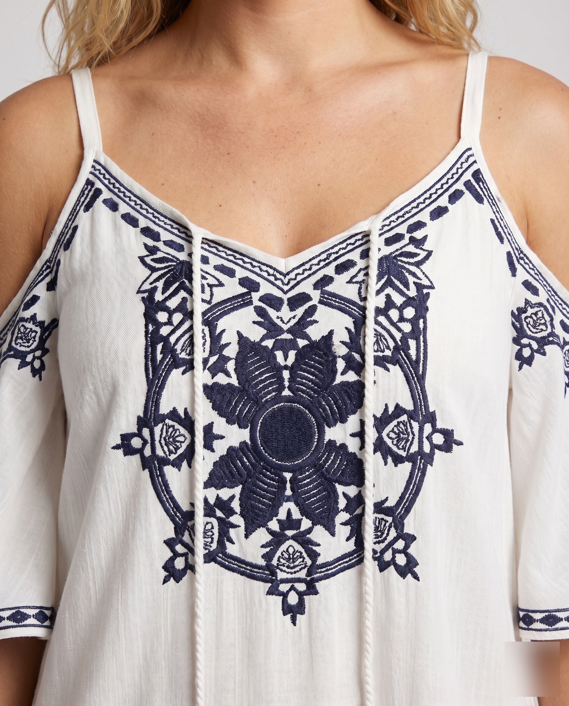 Damen Boho-Kleid Offene Schultern Quastenbänder Glockenärmel - Image 3