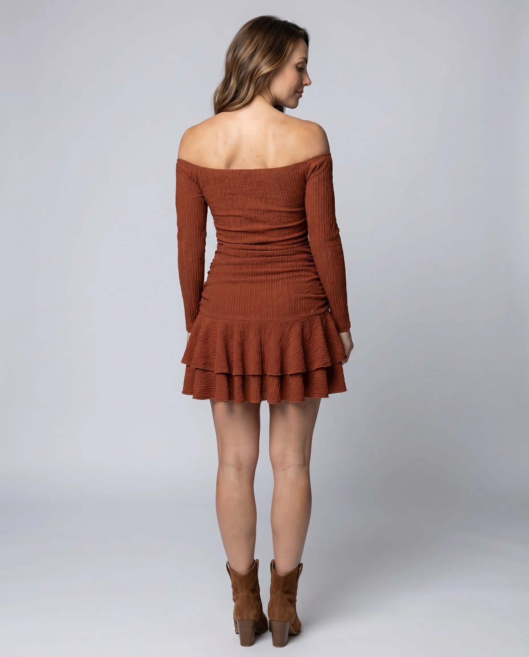 Damen Off-Shoulder Minikleid Rüschenstufen Raffung - Image 4