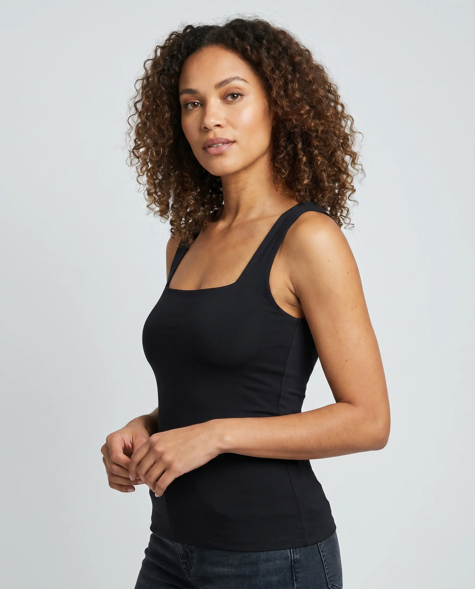 Damen nan figurnahes gestreiftes Trägertop aus feinem Rippjersey mit eckigem Ausschnitt und formenden Nähten - Image 2