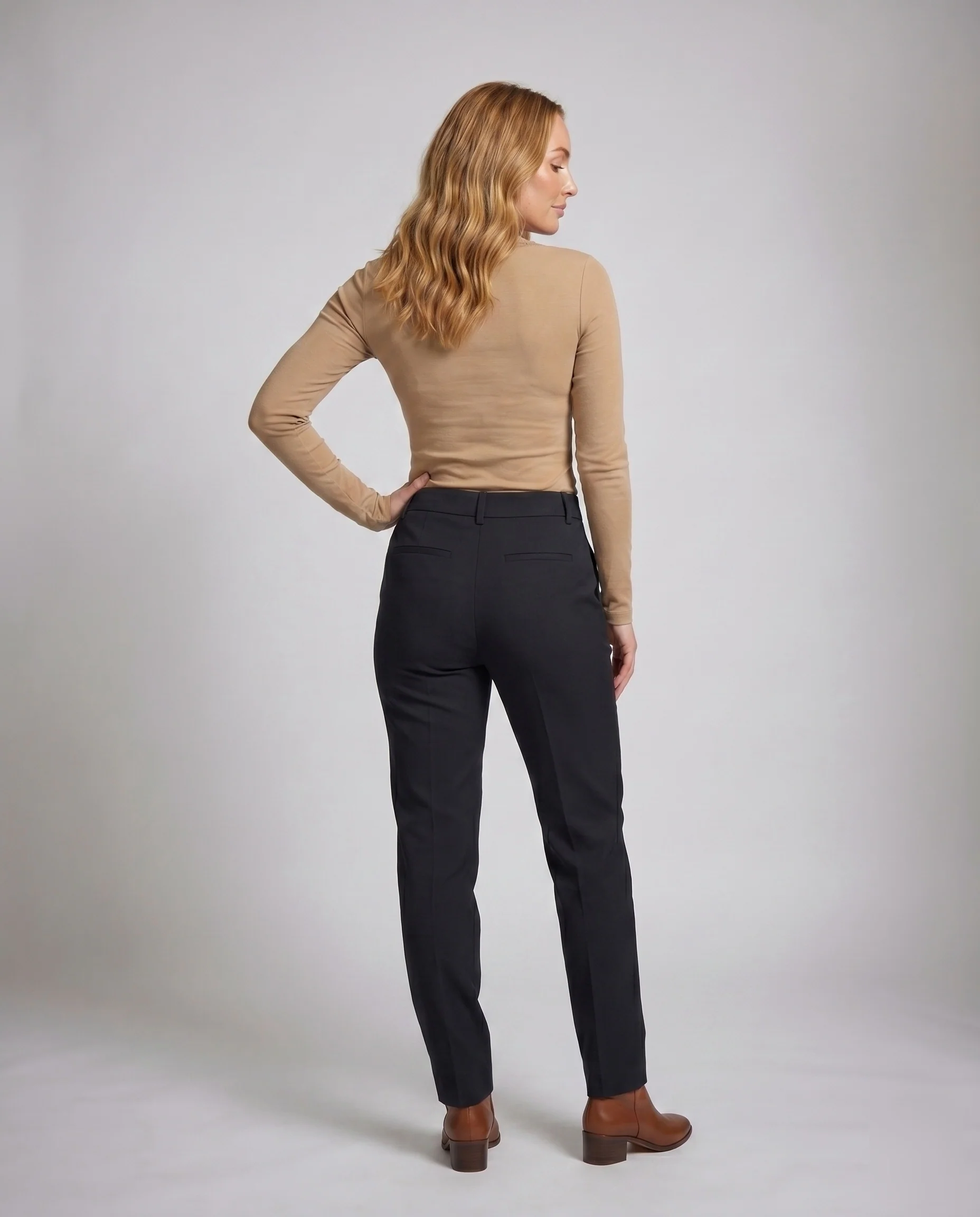 Damen nan figurnahes Langarm-Henleyshirt mit Spitzeneinsatz und elastischer Rippstruktur - Image 4