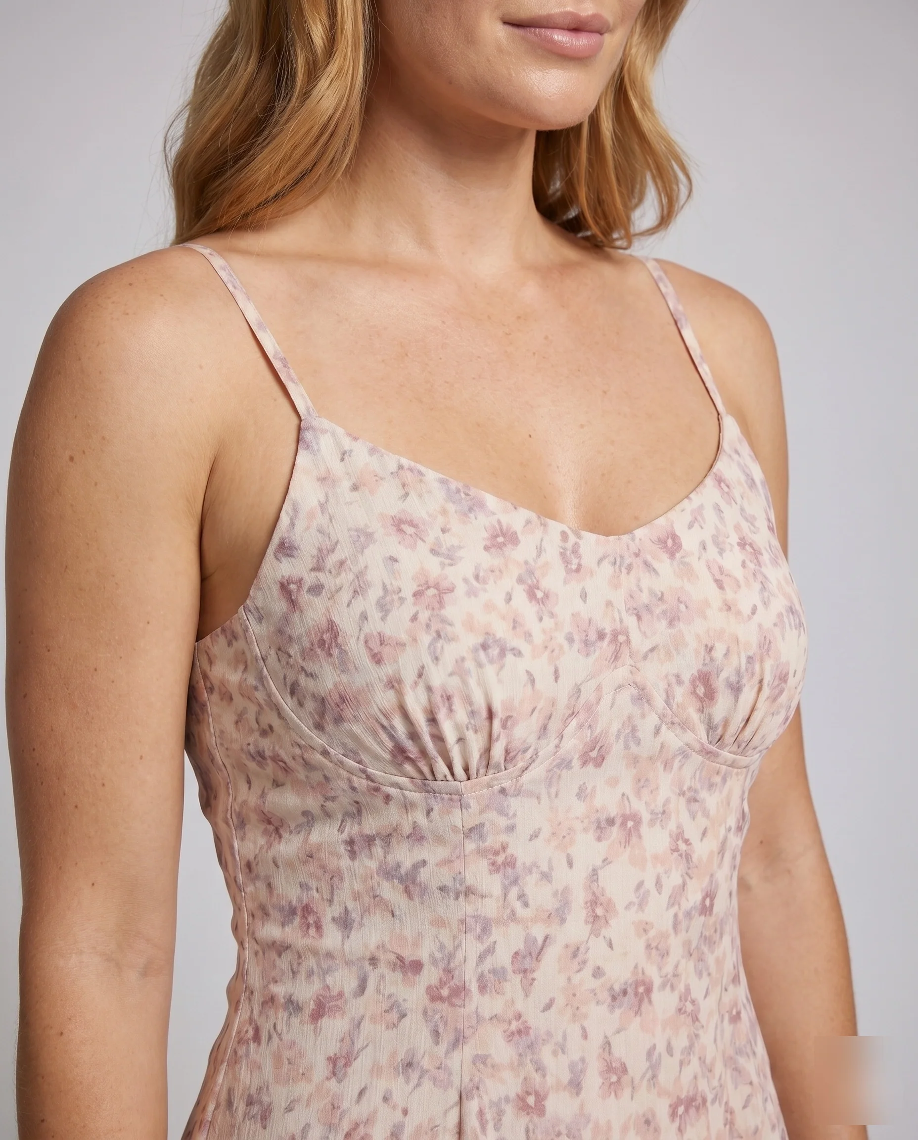 Damen nan geblümtes Trägerkleid mit gerafftem Bustier und schwingendem Chiffonrock - Image 3