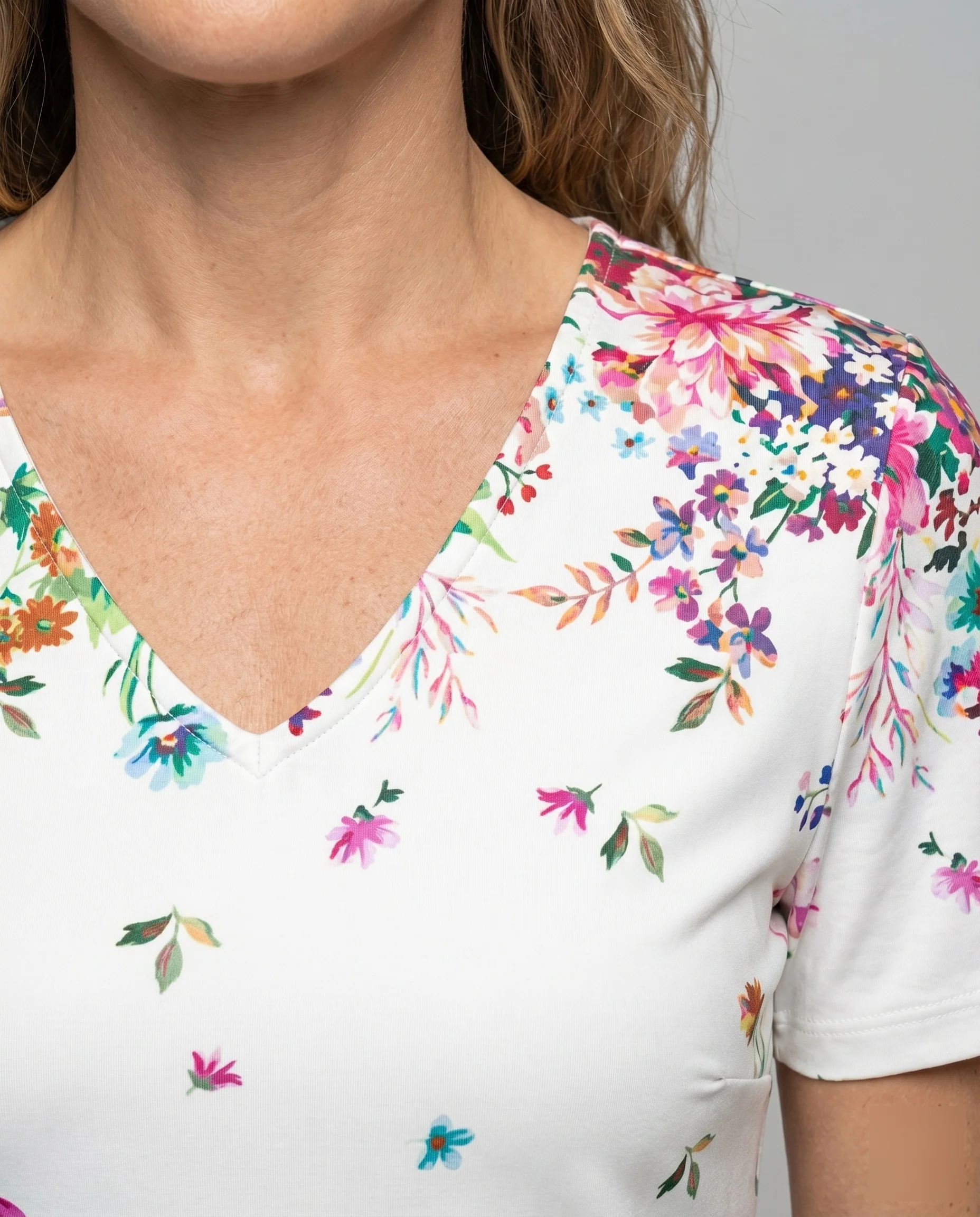 Damen Etuikleid V-Ausschnitt Kurzarm Floraler Saum - Image 3