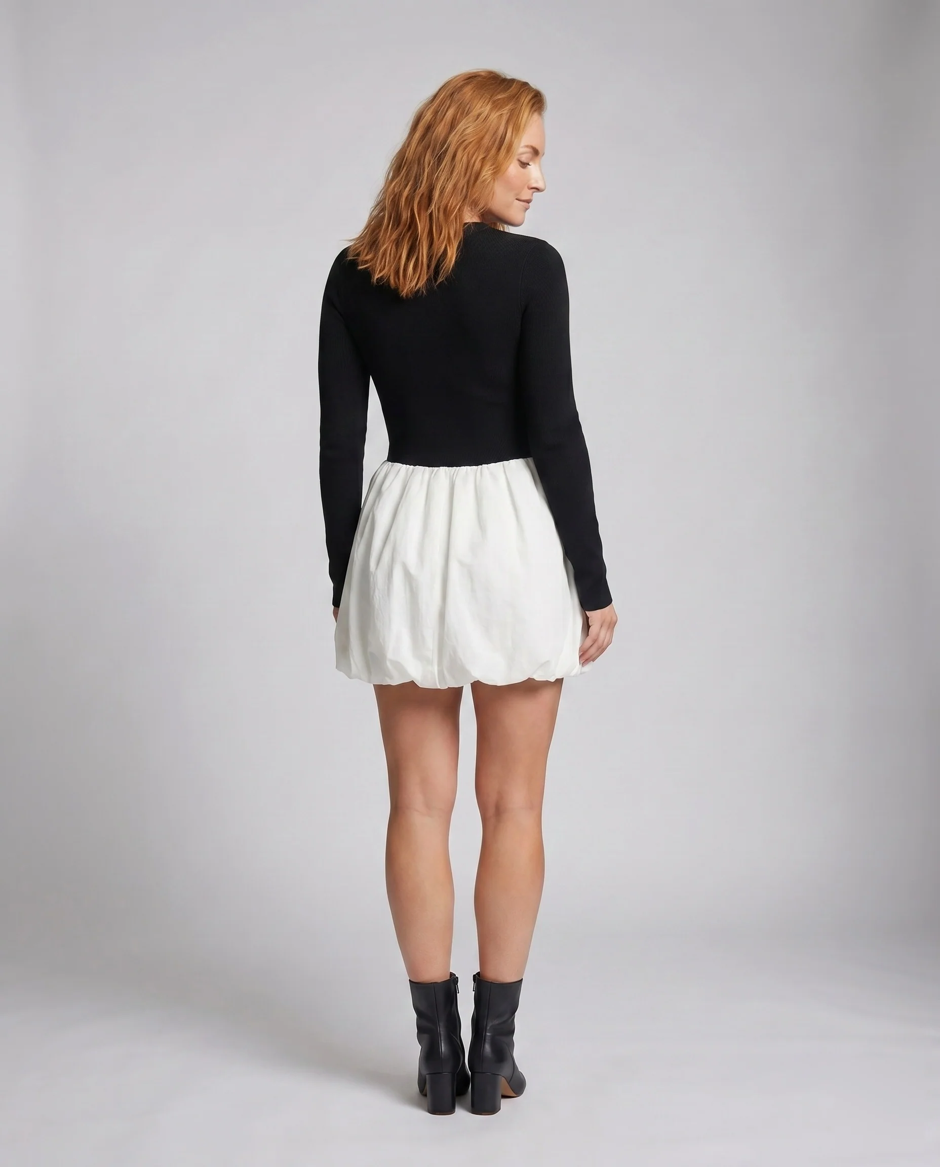 Damen nan körpernahes Feinstrick-Langarmshirt mit hohem Stehkragen und verlängerten Bündchen - Image 3