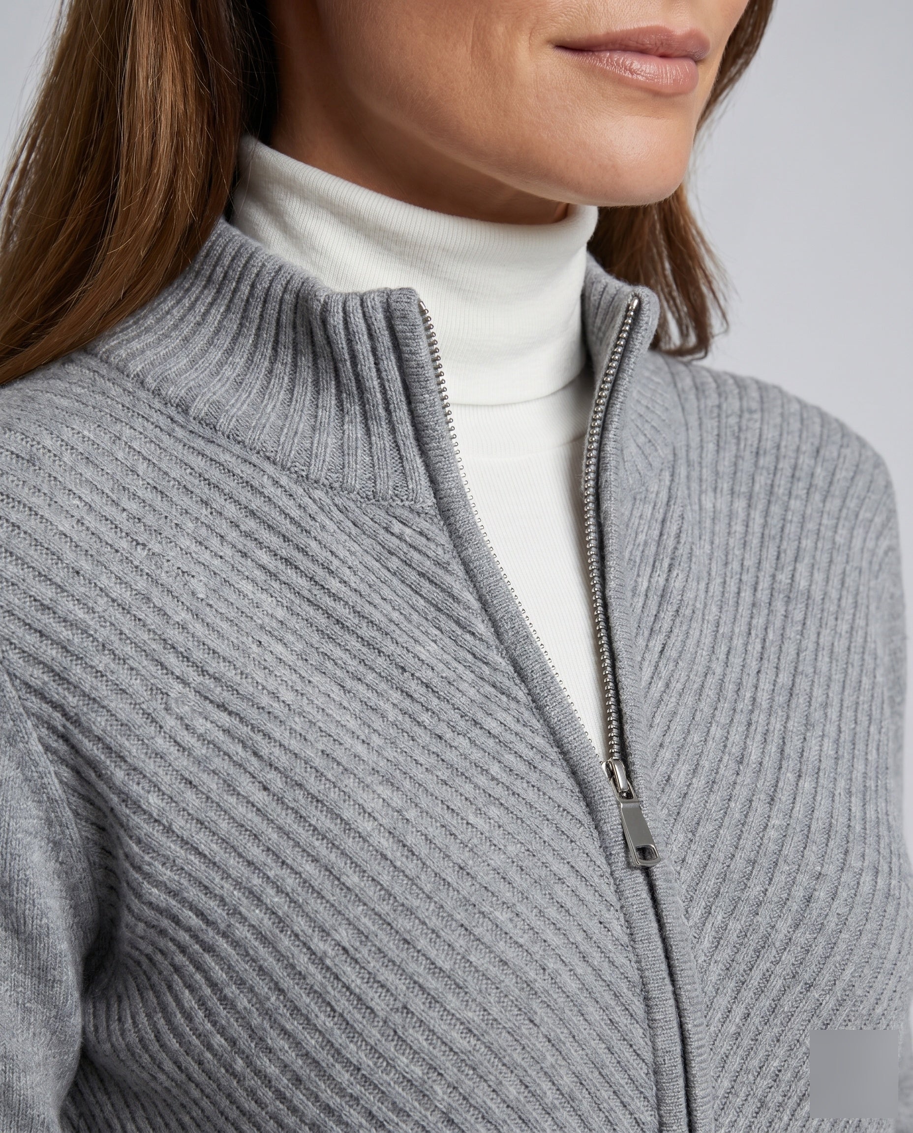 Damen nan kurz geschnittener Zip-Cardigan mit diagonalem Zierstrick und Zwei-Wege-Reißverschluss - Image 3