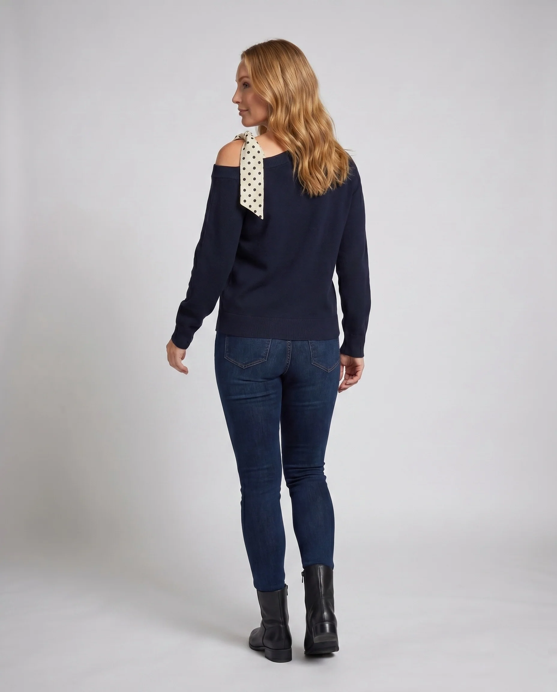 Damen nan lässiges Oversize-Sweatshirt mit asymmetrischem Schulterauschnitt und gepunktetem Schleifenband - Image 4