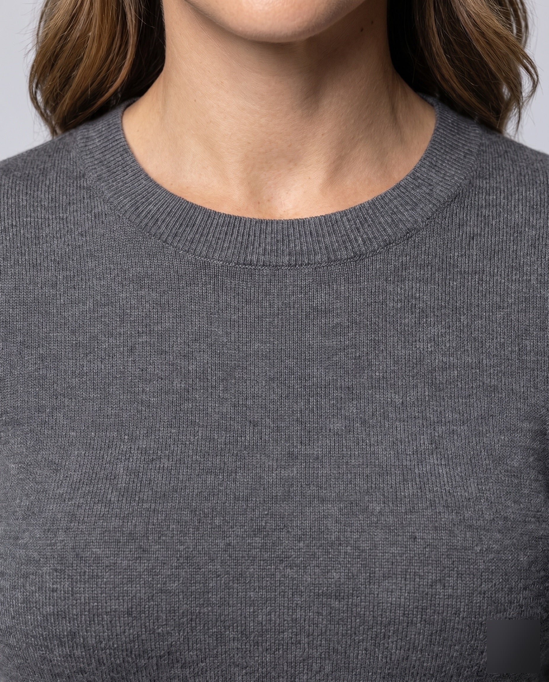 Damen nan leichter Feinstrickpullover mit weitem Rundhalsausschnitt und verlängerten Bündchen - Image 4