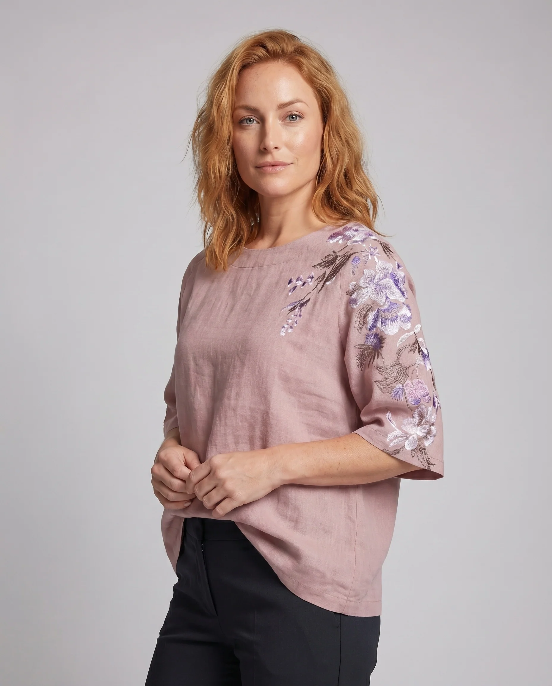 Damen Leinenbluse Florale Schulterstickerei Halblange Ärmel - Image 2