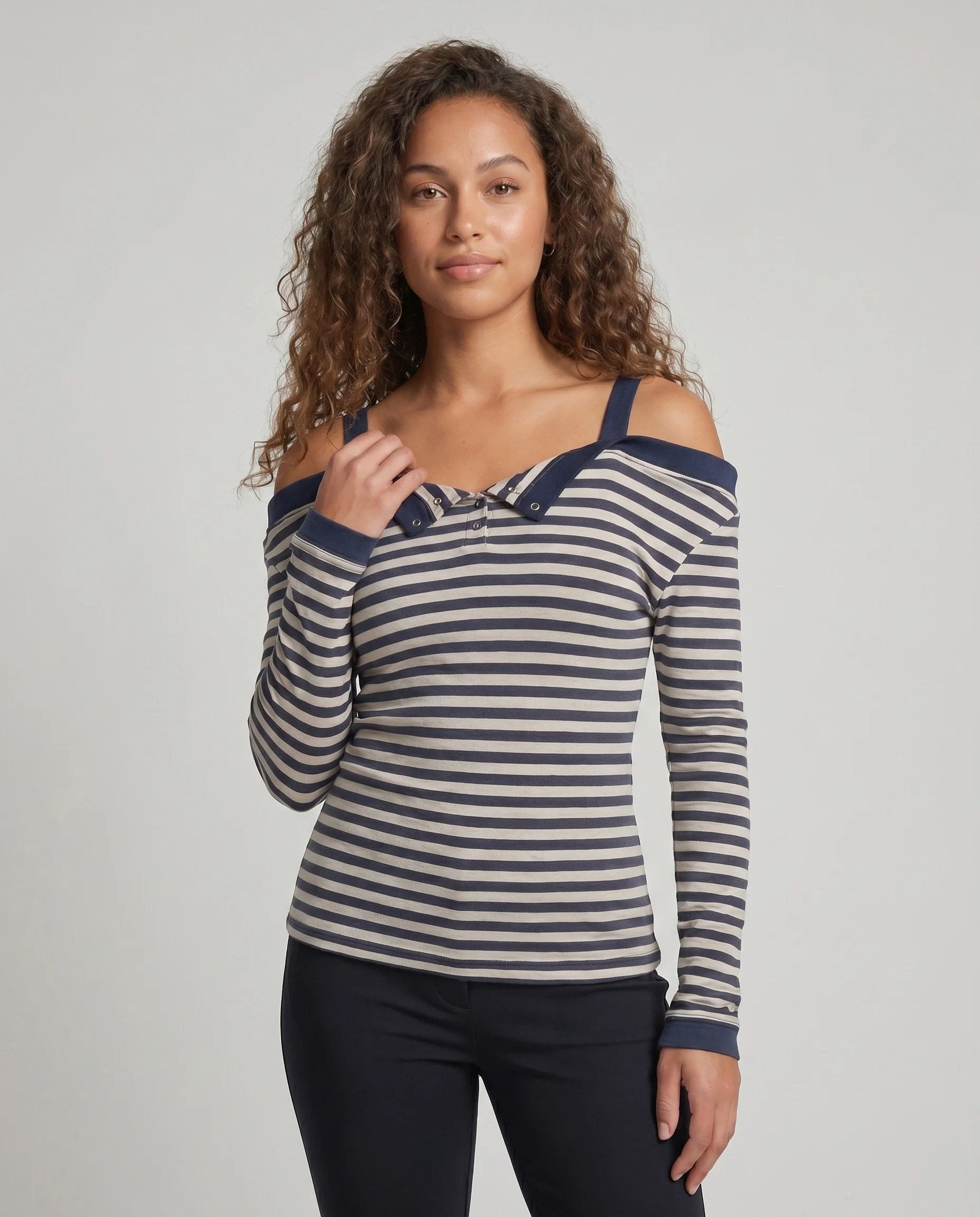 Damen nan maritimes Off-Shoulder-Langarmshirt mit Henley-Knopfleiste und Spaghettiträgern - Image 2