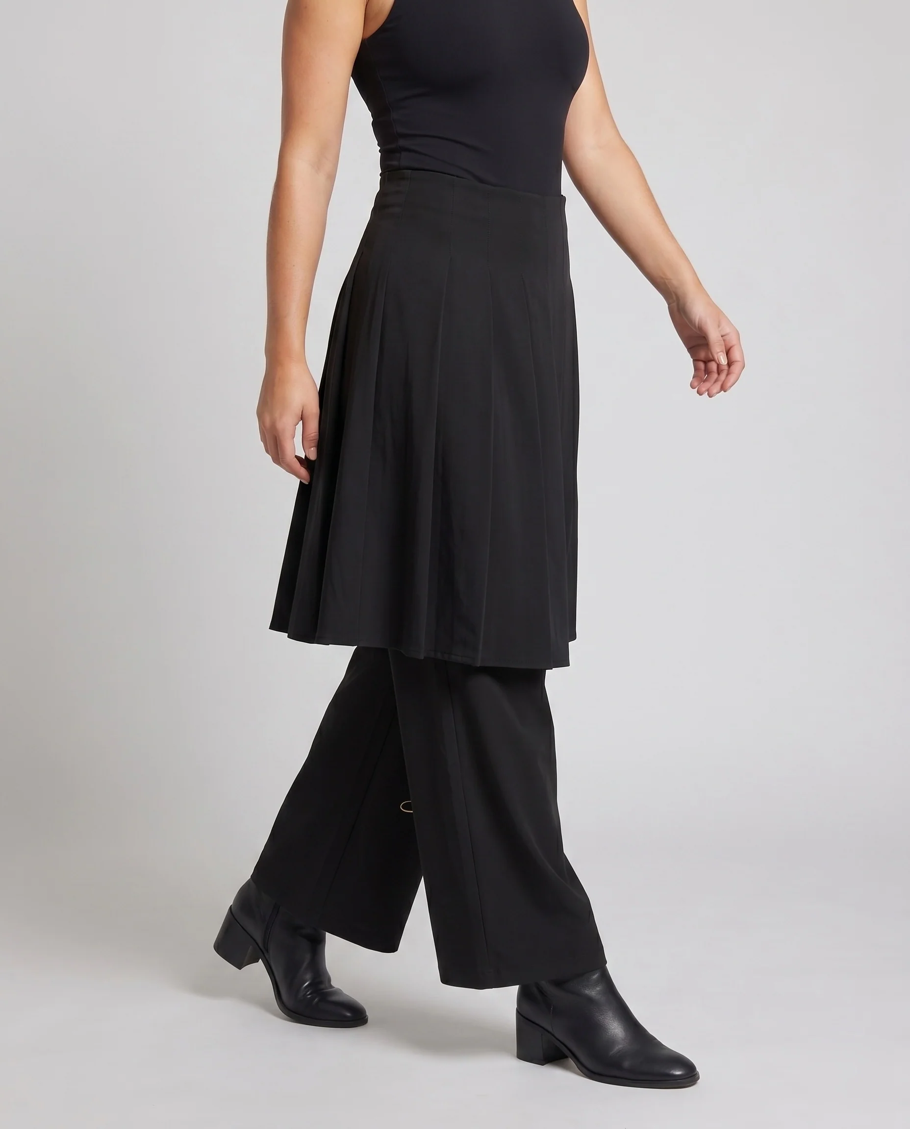 Damen nan plissierte Culottehose mit angenähtem Rock und weitem Bein - Image 2