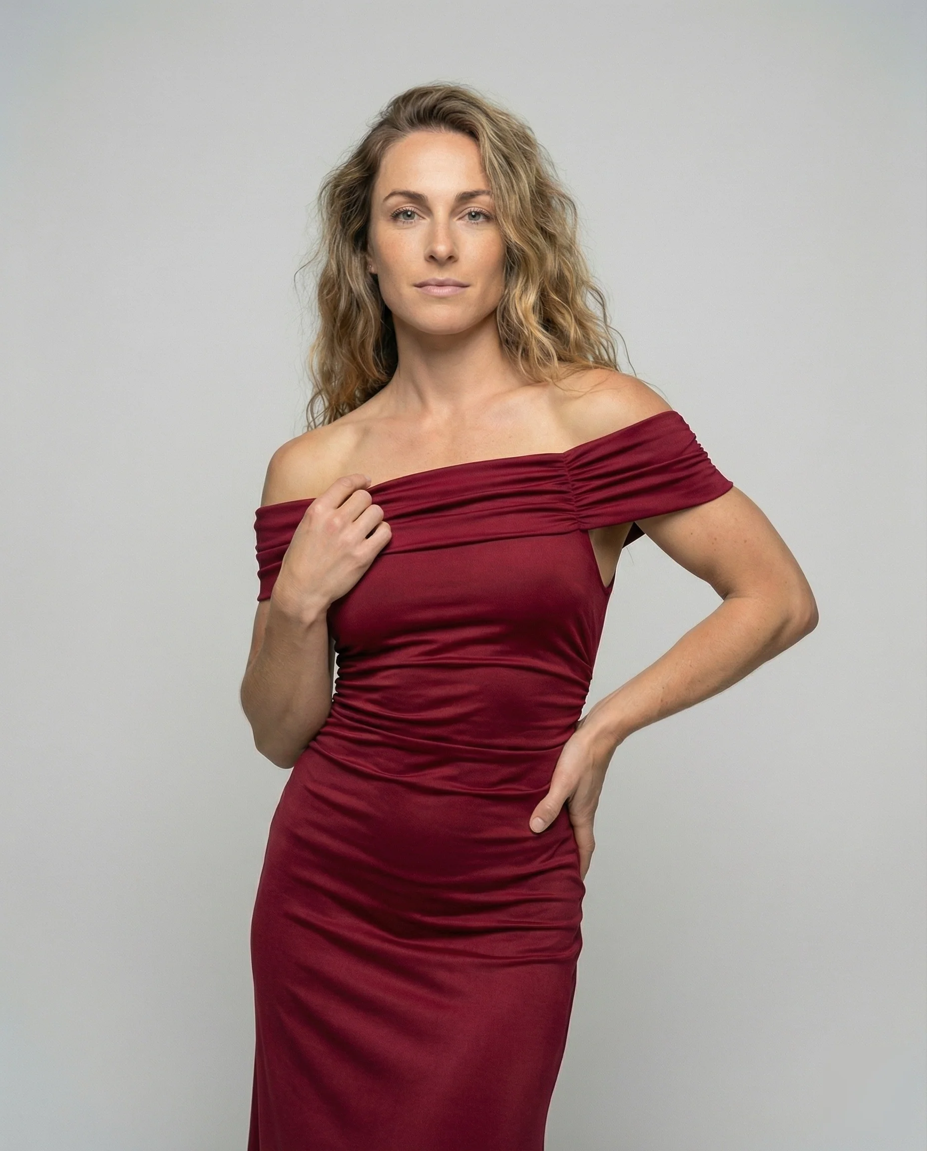 Damen nan schulterfreies Satin-Abendkleid mit taillierter Raffung und eleganter Meerjungfrauen-Silhouette R&B - Image 2