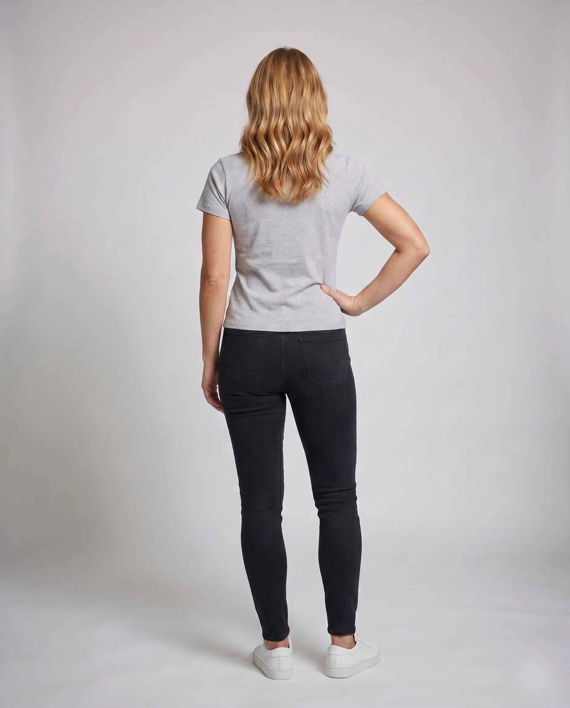 Damen nan tailliertes Baumwollshirt mit Dackel-Motivreihe und Rundhalsausschnitt - Image 4