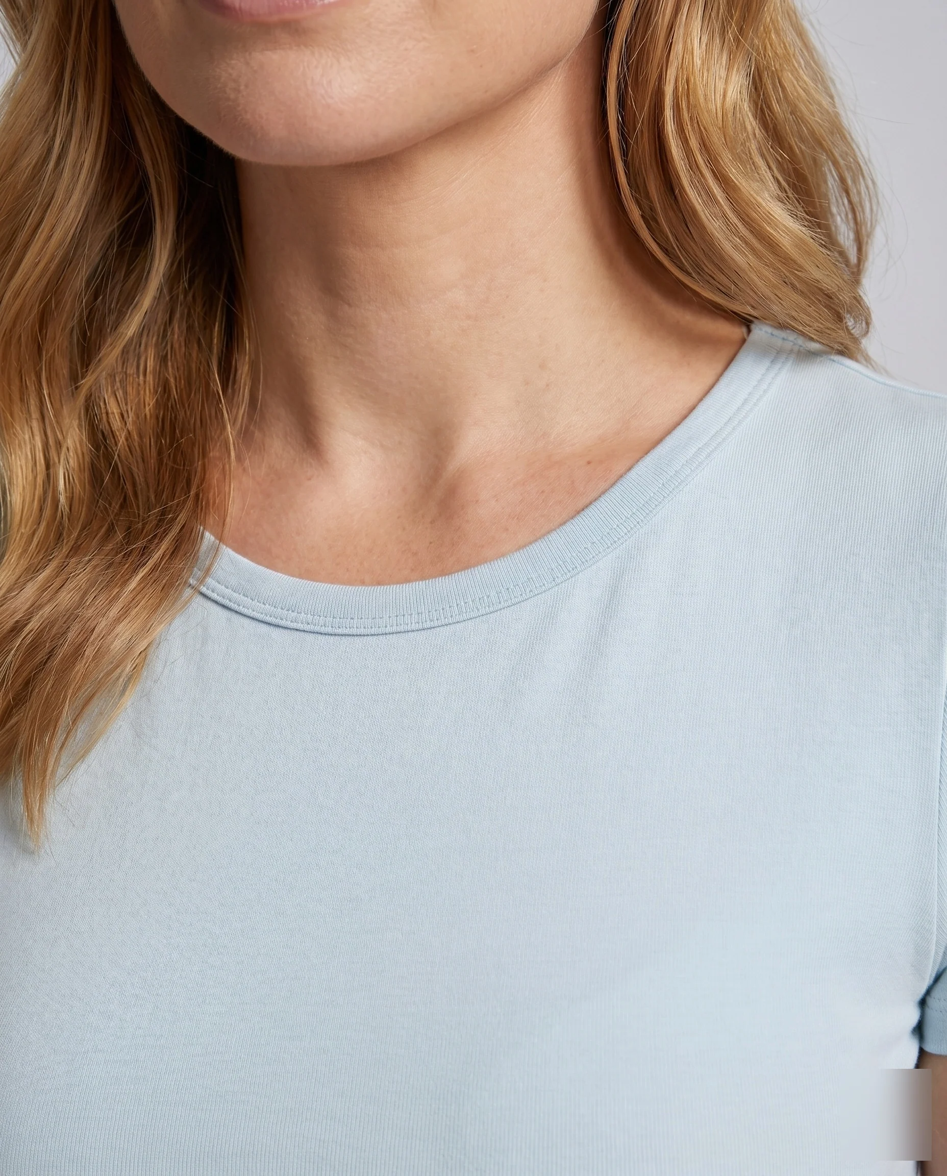 Damen nan tailliertes formendes Kurzarm-Shirt mit U-Boot-Ausschnitt und seitlichen Formnähten - Image 3