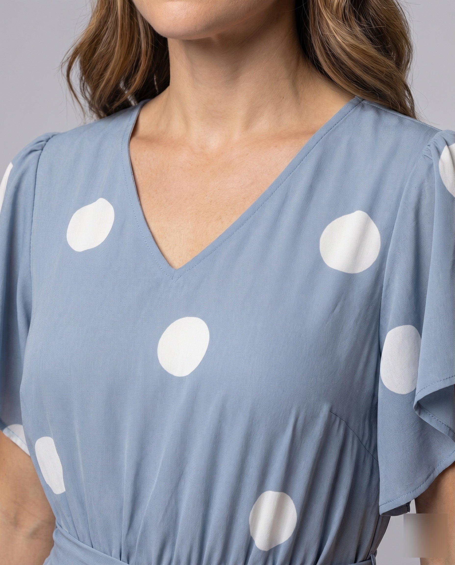Damen Gepunktetes Midikleid V-Ausschnitt Bindegürtel Volantbesatz - Image 3