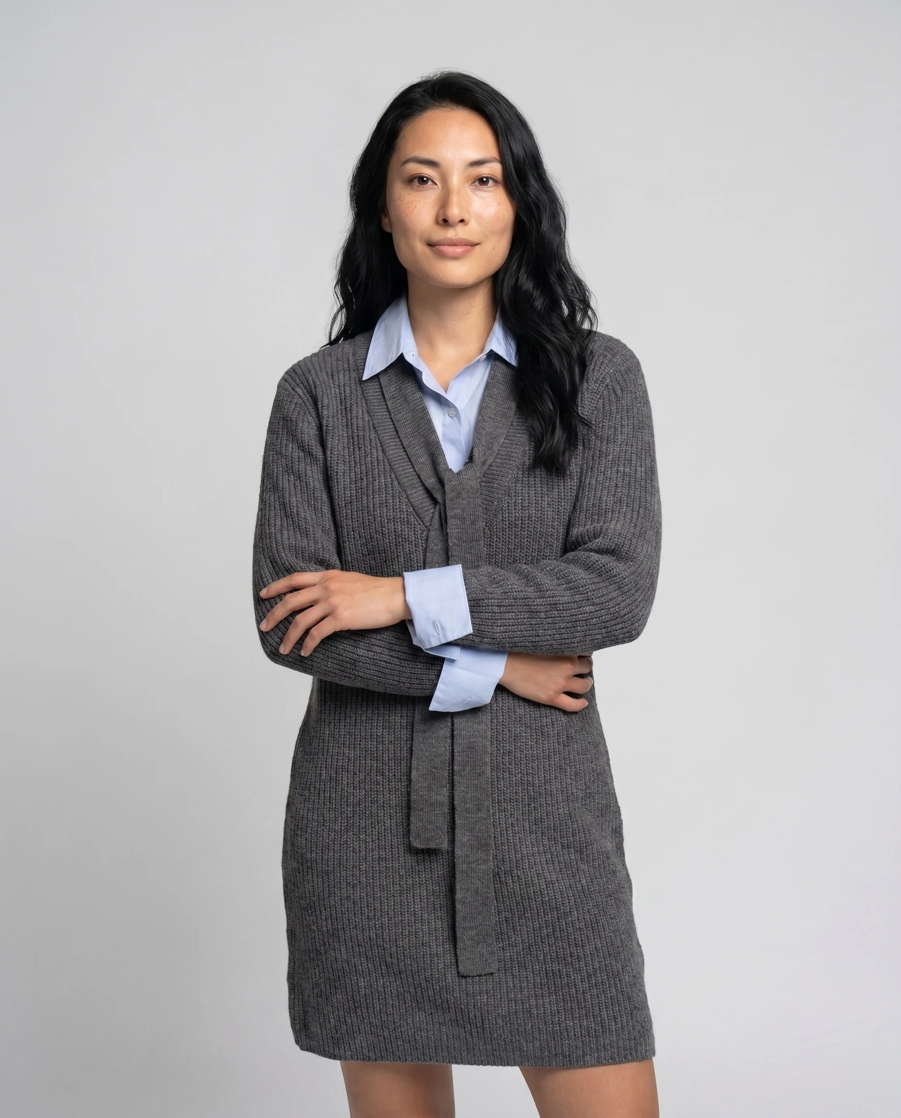 Damen nan tailliertes Grobstrick-Minikleid mit V-Ausschnitt, Bindegürtel und gerippter Struktur - Image 2