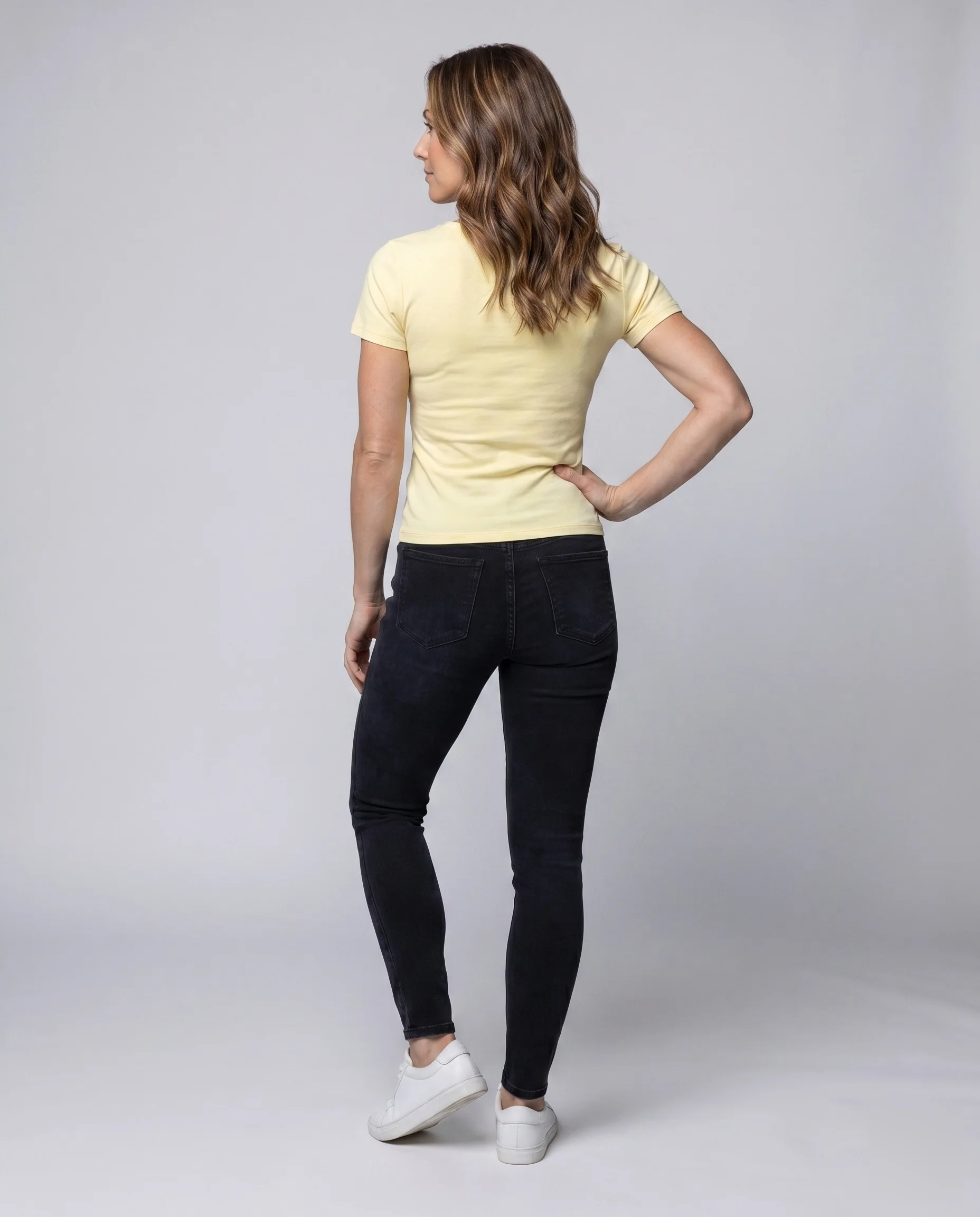 Damen nan tailliertes Kurzarm-Basic mit formgebenden Seiten- und Brustnähten aus Stretchjersey - Image 4