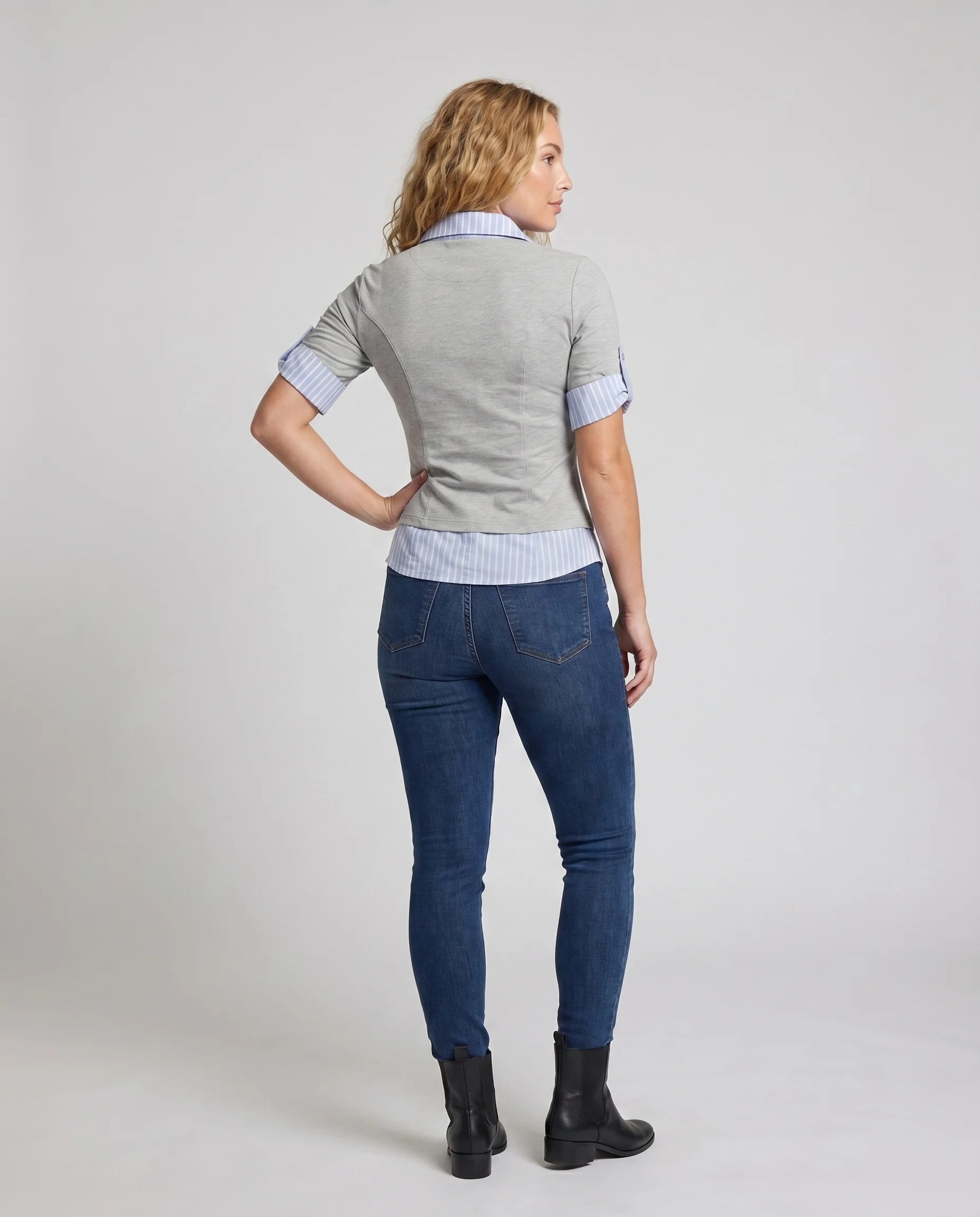 Damen nan tailliertes Lagen-Top mit Hemdkragen und Knotendetail plus drapierter Wickelrock - Image 4