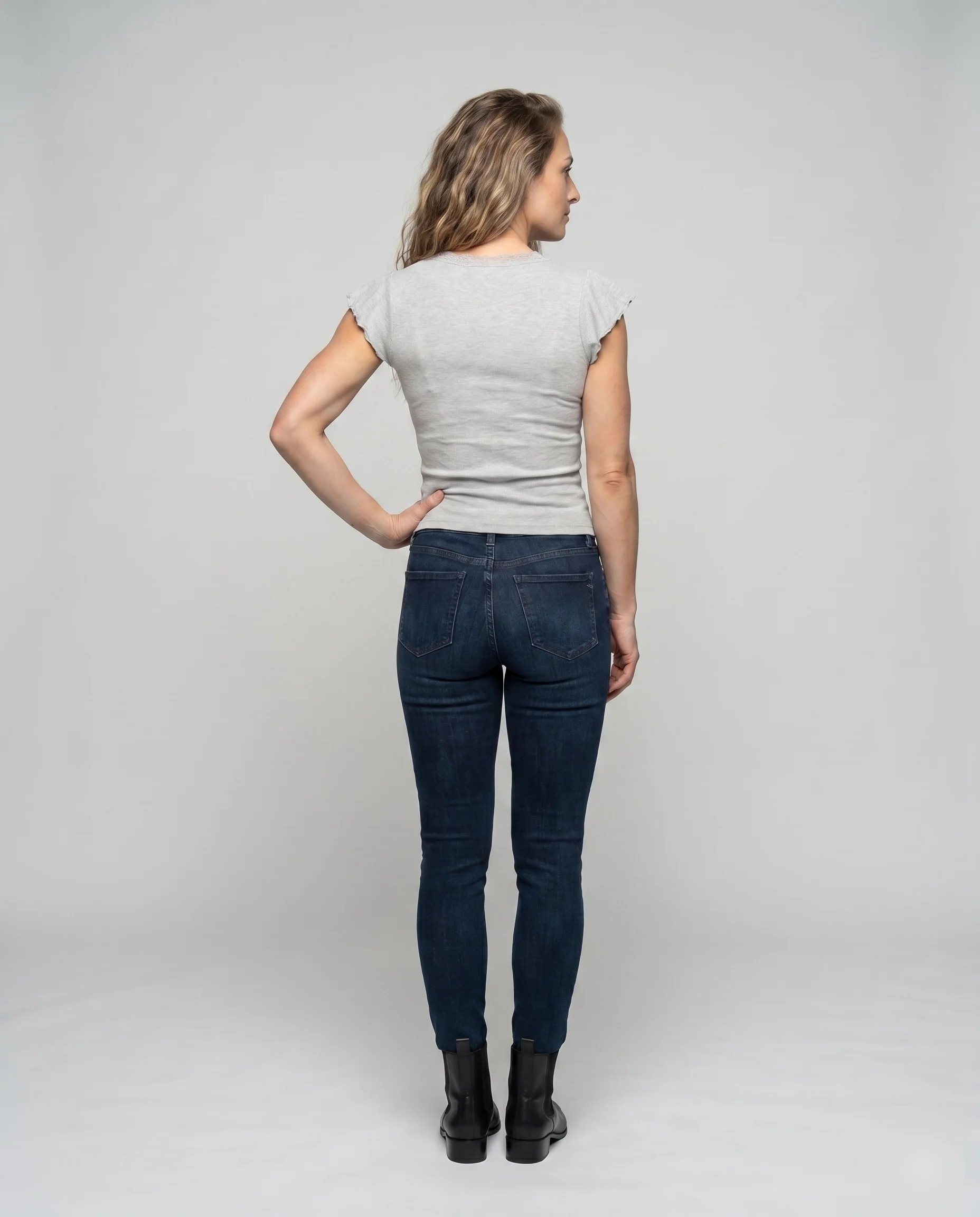 Damen nan tailliertes Rippcami mit Spitzen-V-Ausschnitt, Bindeband und Flügelärmeln - Image 4