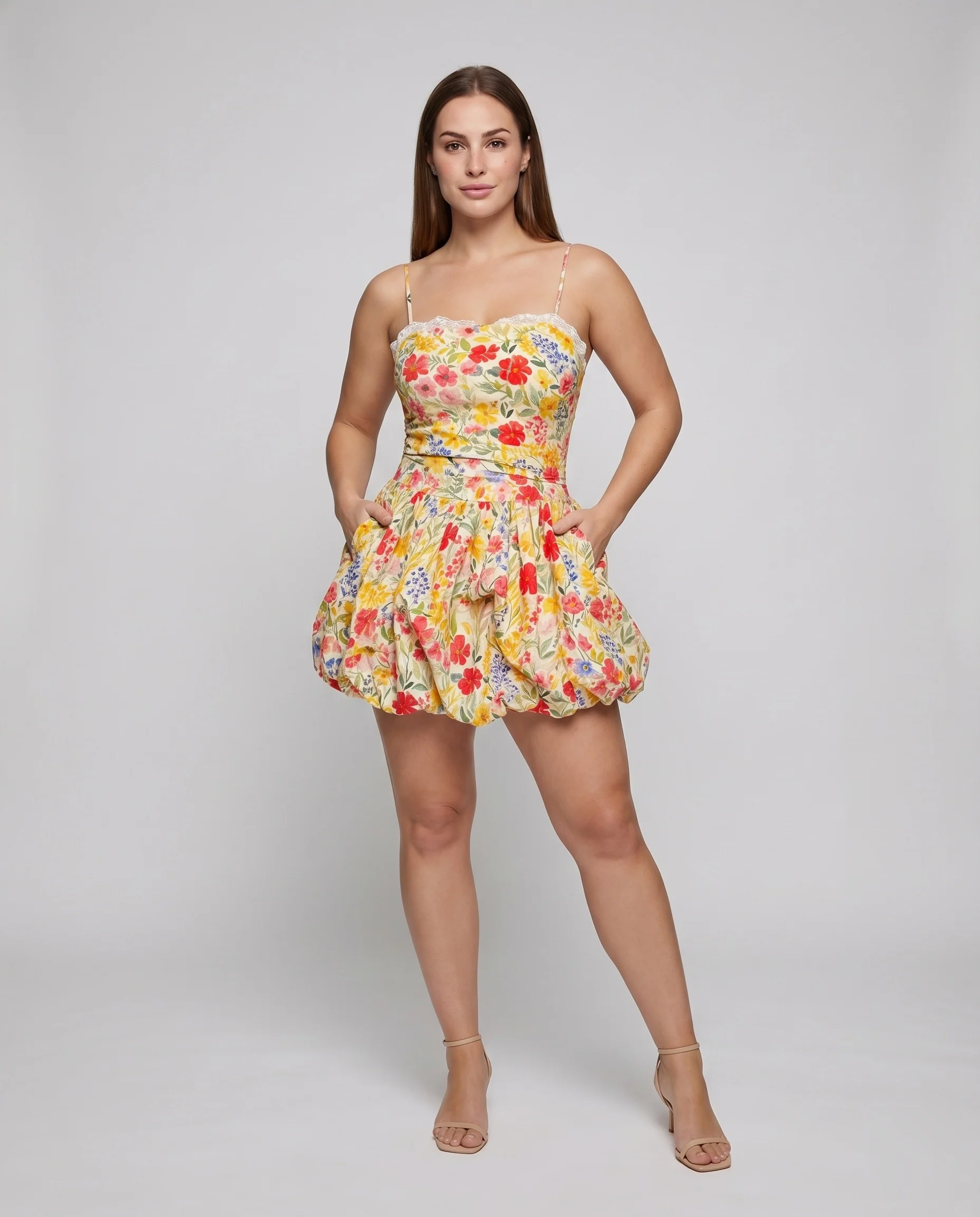 Damen Sommer-Minikleid Rüschensaum Spitzenbesatz Tailliert