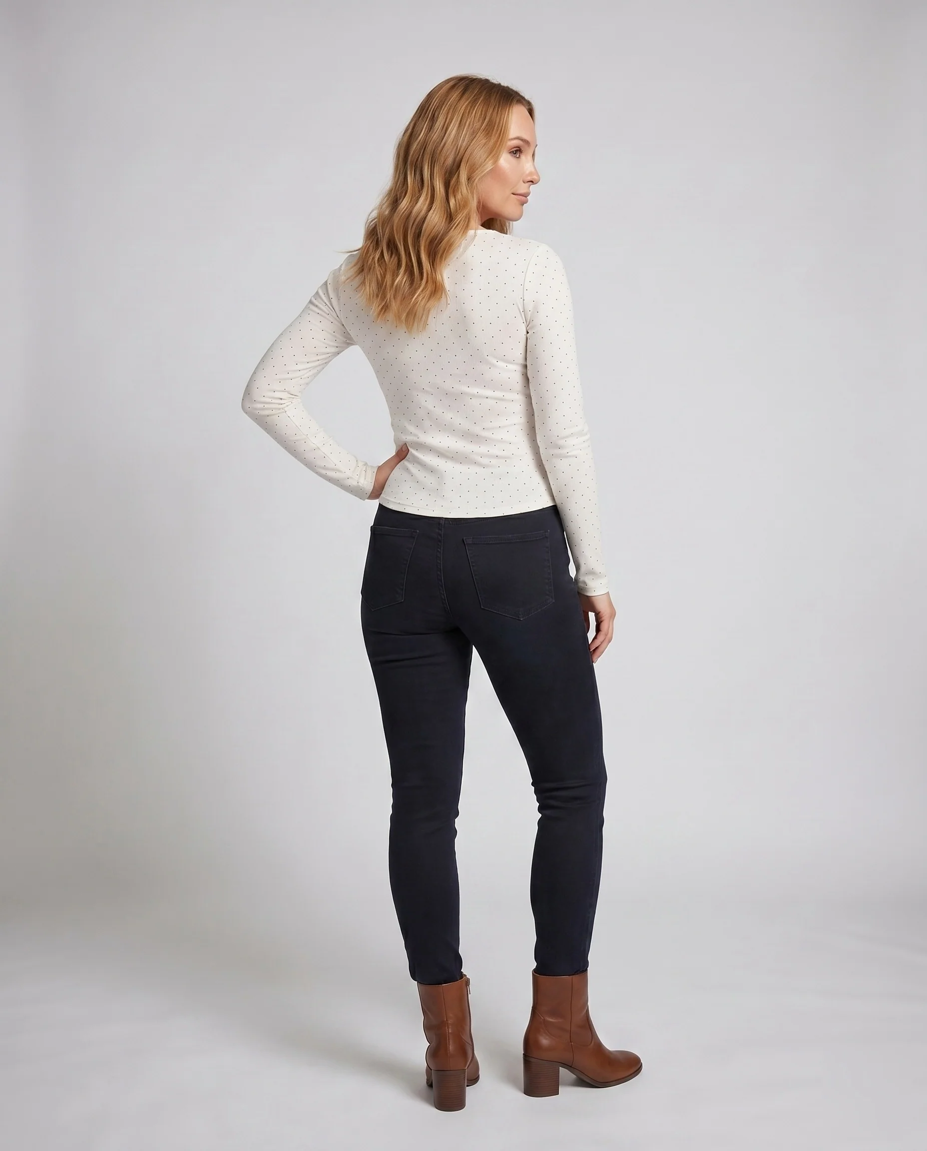 Damen nan tailliertes V-Ausschnitt Rippstrick-Langarmshirt mit Knopfleiste - Image 4