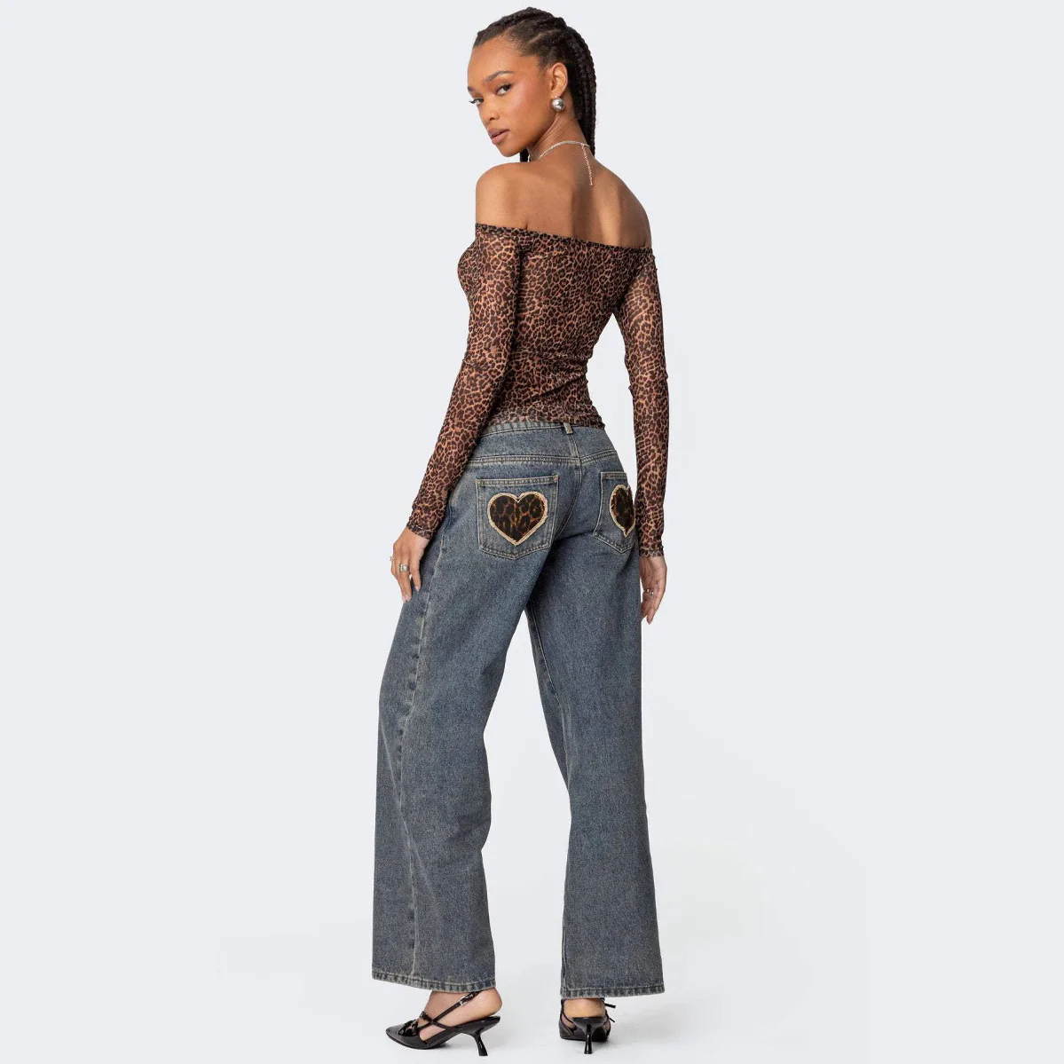 Damen Off-Shoulder Langarmshirt mit Leopardenmuster R&B - Image 4