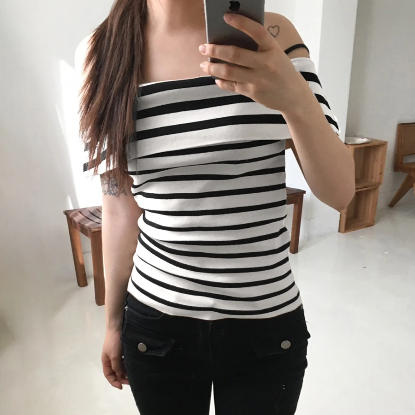 Damen Off-Shoulder Streifenoberteil Heidi-Mode - Image 4
