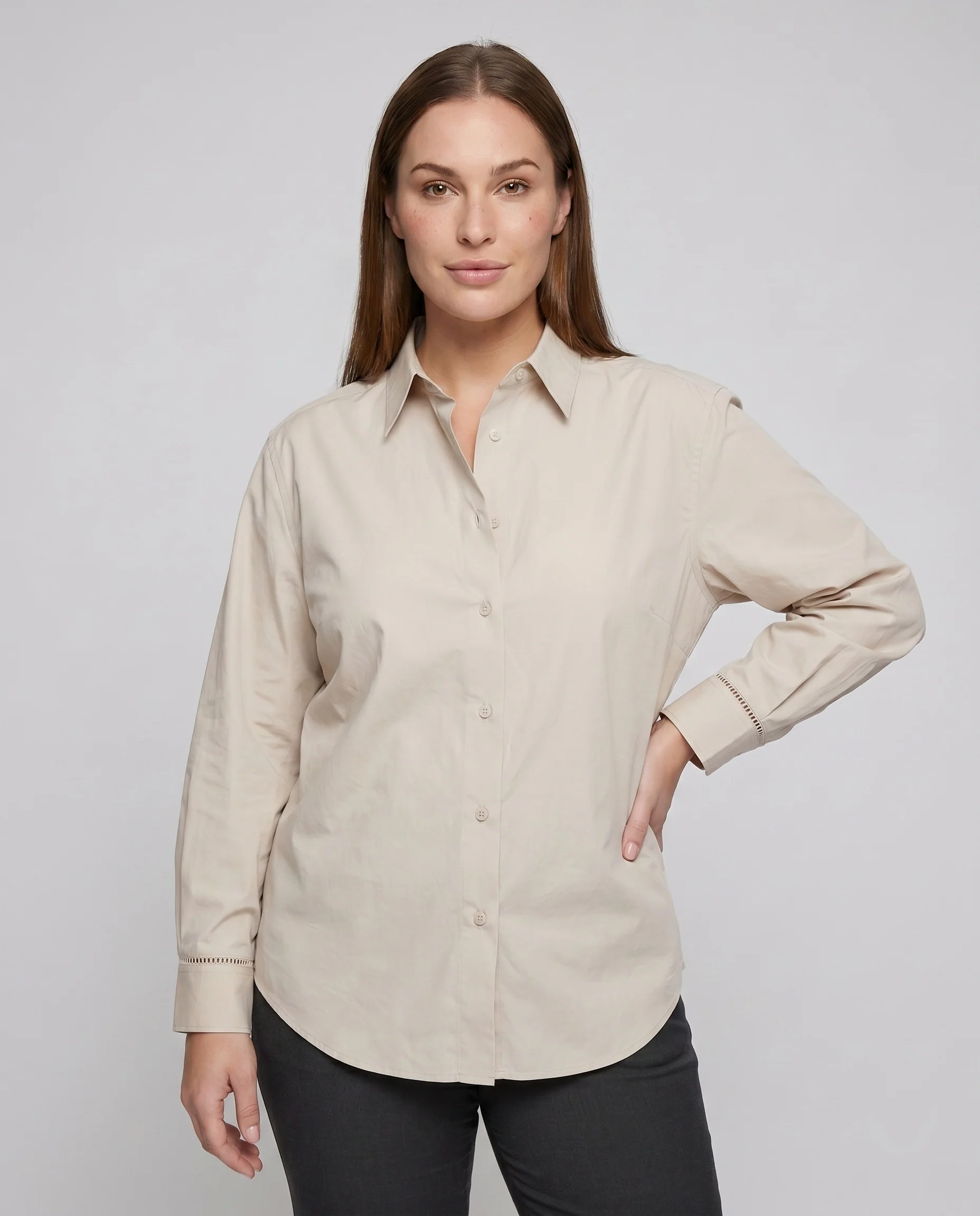 Damen oversize Langarmbluse mit eleganter Knopfleiste - Image 2