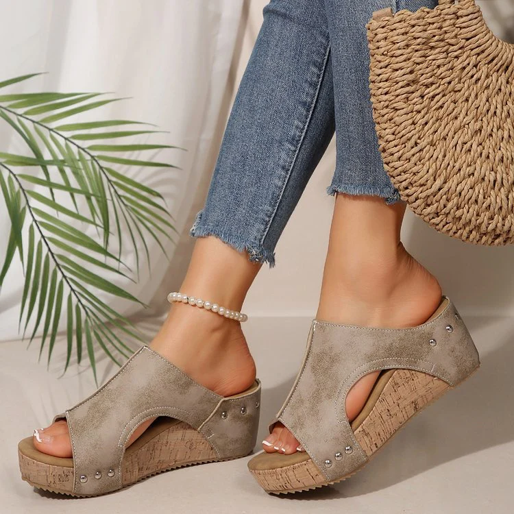 Damen Plateau-Pantoletten mit modischem Cut-Out-Design und rutschfester Korksohle Heidi-Mode